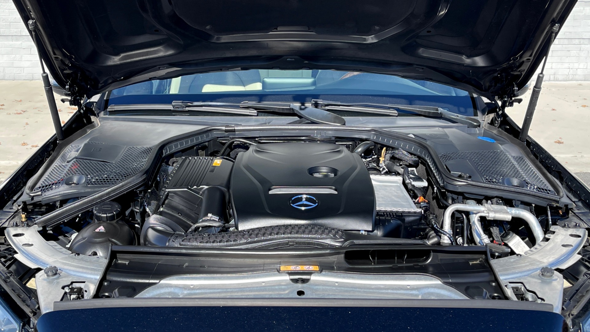 Used 2018 Mercedes-Benz C-CLASS C 300 PREMIUM / PANO-ROOF / APPLE CARPLAY / REARVIEW for sale $33,395 at Formula Imports in Charlotte NC 28227 8