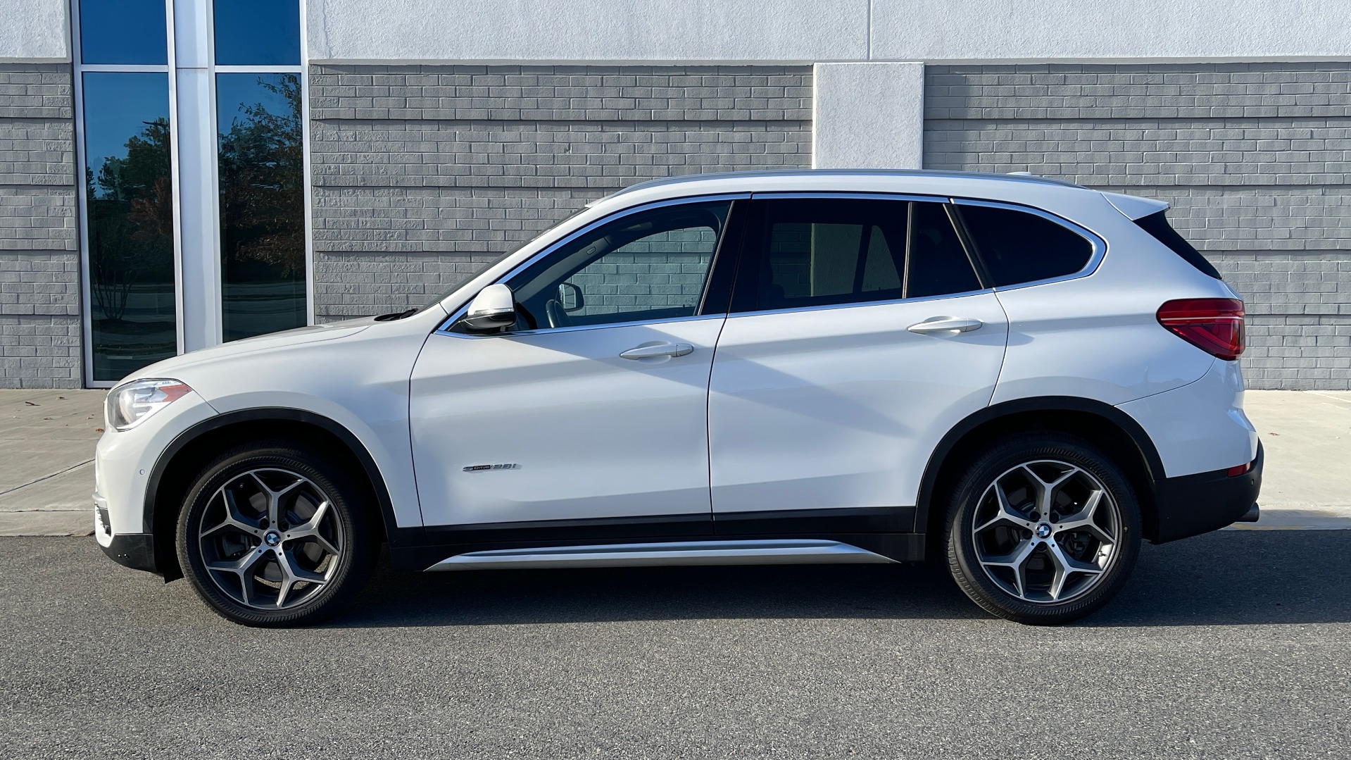 Used 2018 BMW X1 SDRIVE28I 2.0L / PARK DIST CNTRL / 18IN WHEELS / REARVIEW for sale $30,295 at Formula Imports in Charlotte NC 28227 2