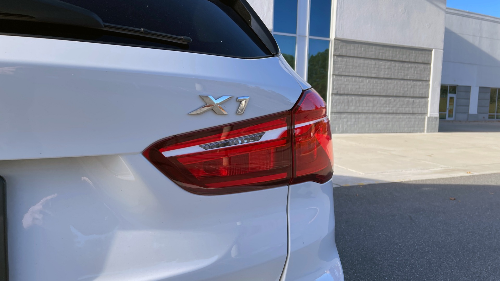 Used 2018 BMW X1 SDRIVE28I 2.0L / PARK DIST CNTRL / 18IN WHEELS / REARVIEW for sale $30,295 at Formula Imports in Charlotte NC 28227 20