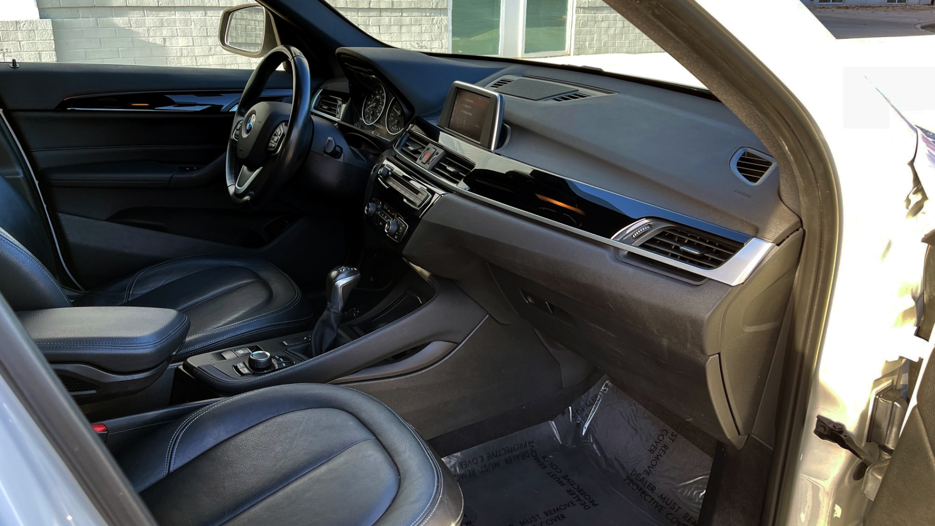 Used 2018 BMW X1 SDRIVE28I 2.0L / PARK DIST CNTRL / 18IN WHEELS / REARVIEW for sale $30,295 at Formula Imports in Charlotte NC 28227 41