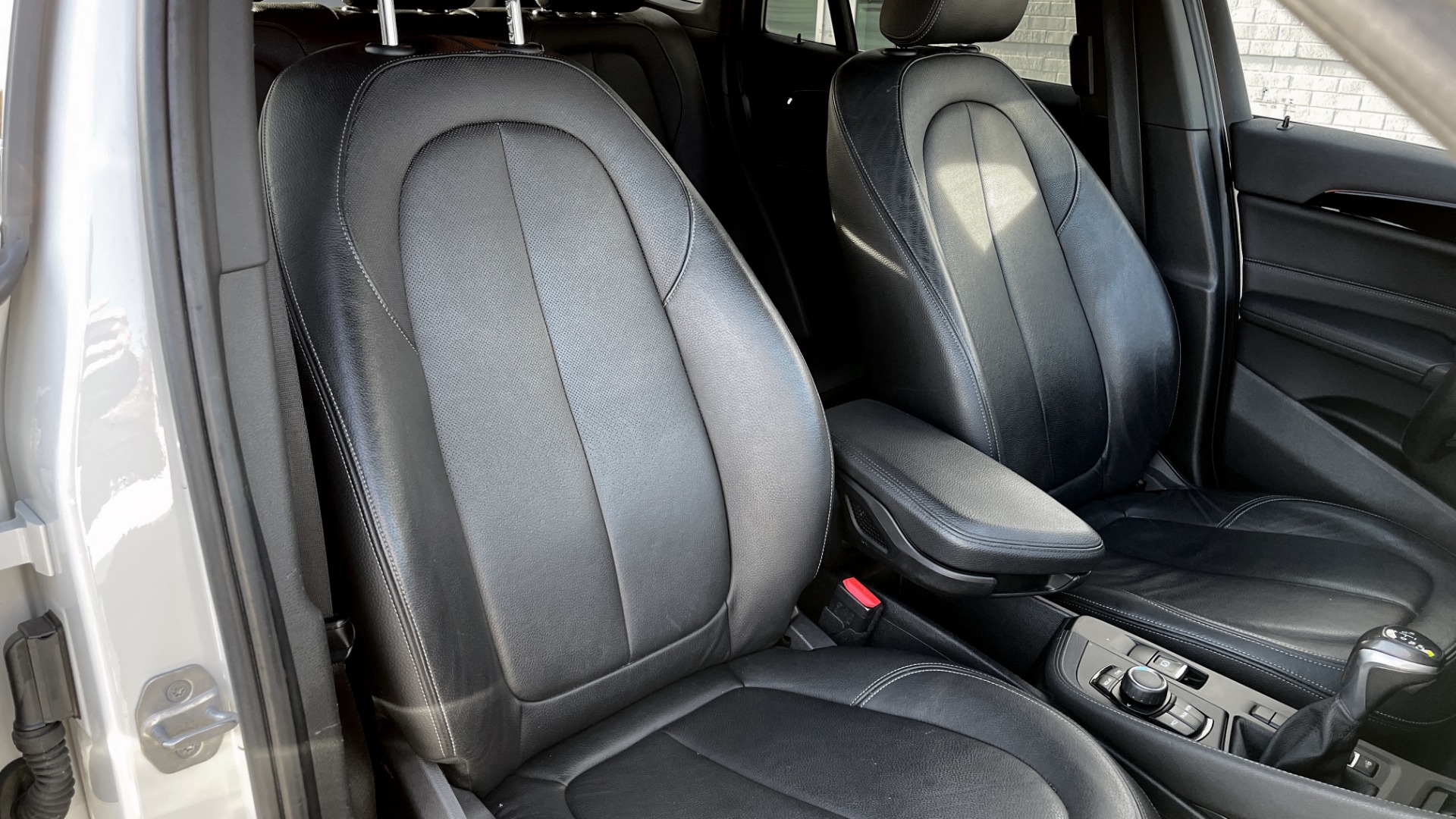 Used 2018 BMW X1 SDRIVE28I 2.0L / PARK DIST CNTRL / 18IN WHEELS / REARVIEW for sale $30,295 at Formula Imports in Charlotte NC 28227 43