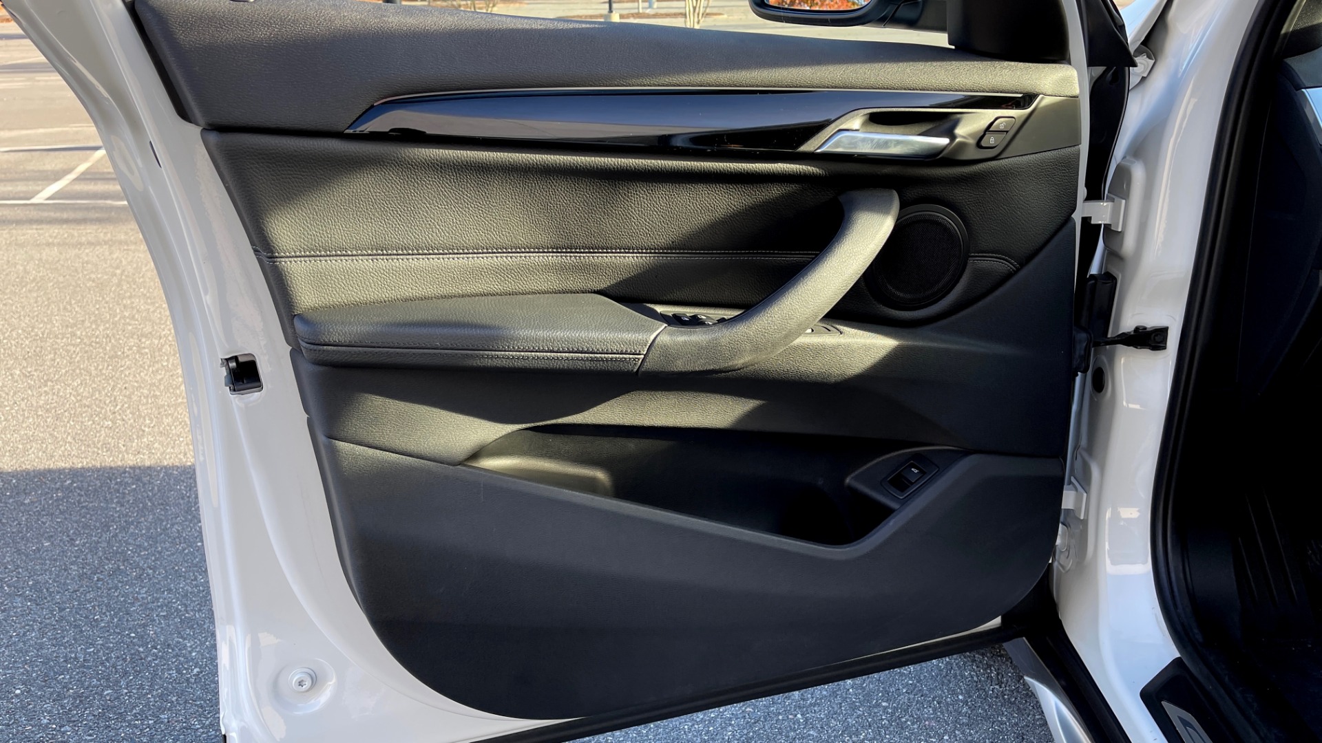 Used 2018 BMW X1 SDRIVE28I 2.0L / PARK DIST CNTRL / 18IN WHEELS / REARVIEW for sale $30,295 at Formula Imports in Charlotte NC 28227 44