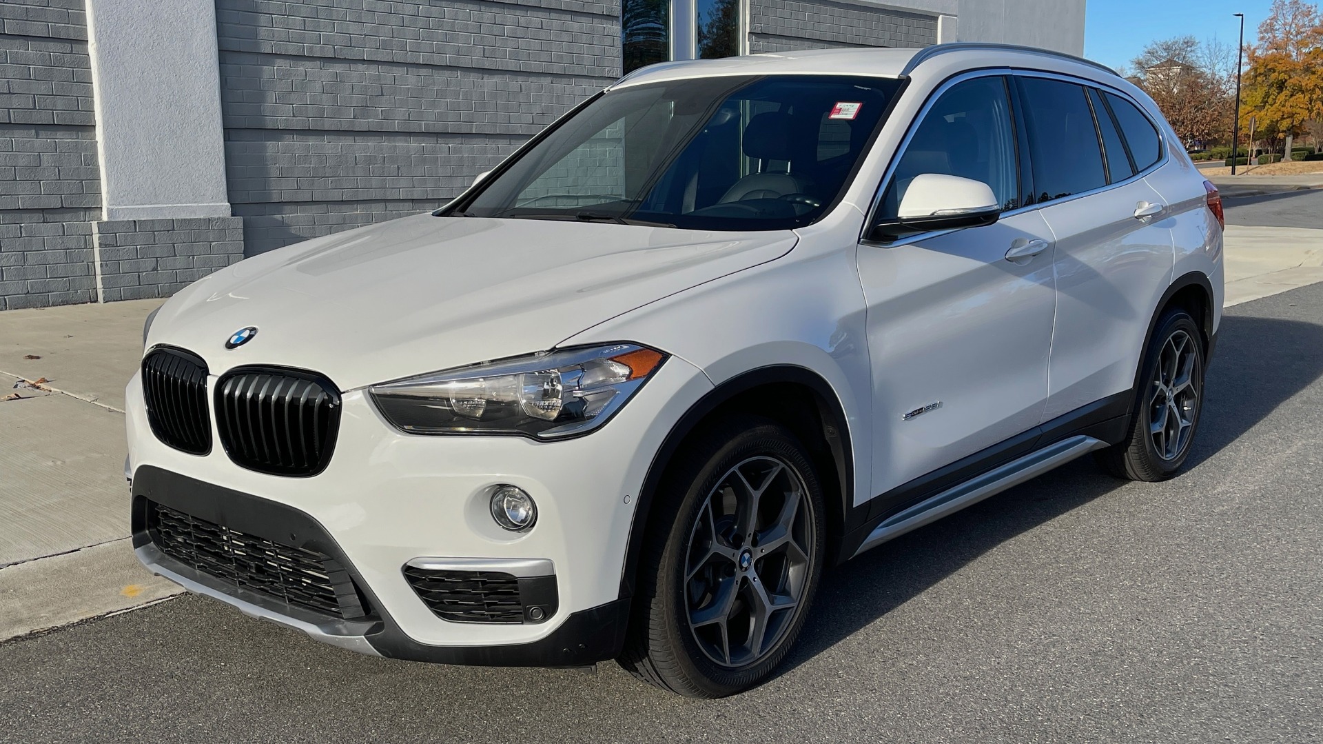 Used 2018 BMW X1 SDRIVE28I 2.0L / PARK DIST CNTRL / 18IN WHEELS / REARVIEW for sale $30,295 at Formula Imports in Charlotte NC 28227 1