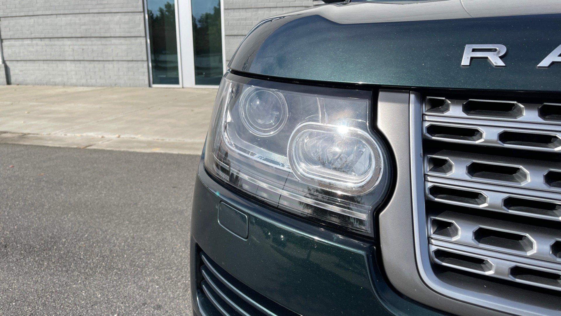Used 2014 Land Rover RANGE ROVER SUPERCHARGED V8 / NAV / SUNROOF / REARVIEW for sale $41,995 at Formula Imports in Charlotte NC 28227 11