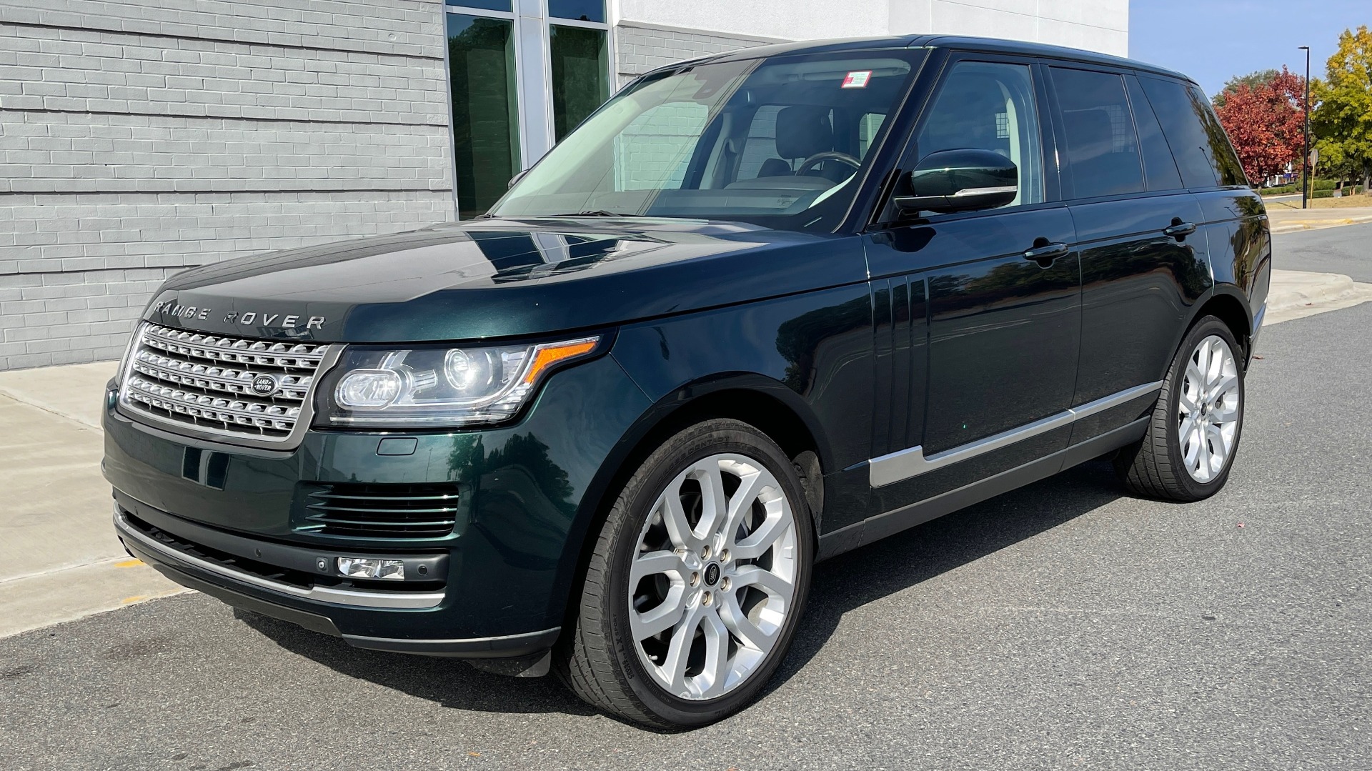 Used 2014 Land Rover RANGE ROVER SUPERCHARGED V8 / NAV / SUNROOF / REARVIEW for sale $41,995 at Formula Imports in Charlotte NC 28227 2