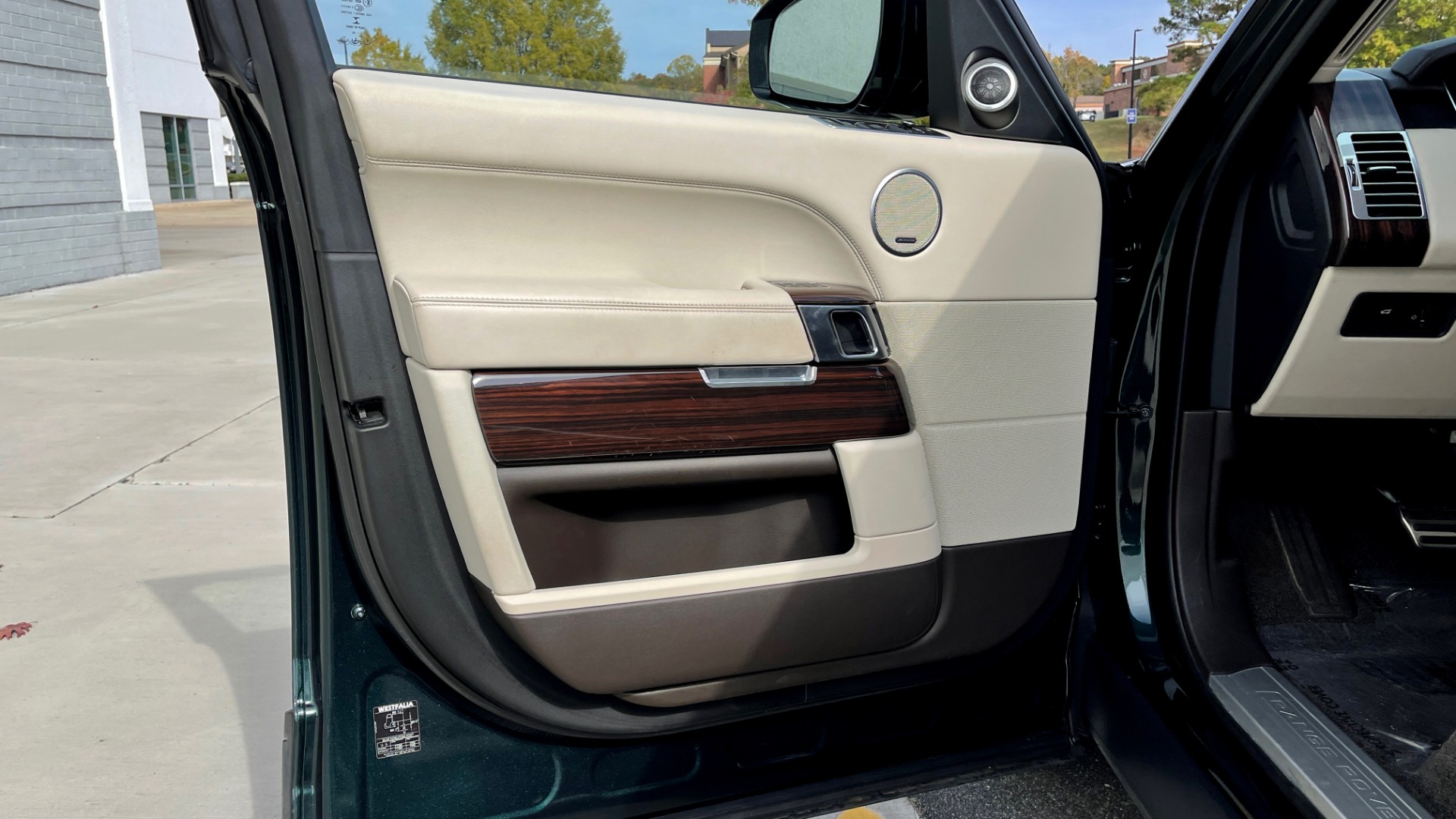 Used 2014 Land Rover RANGE ROVER SUPERCHARGED V8 / NAV / SUNROOF / REARVIEW for sale $41,995 at Formula Imports in Charlotte NC 28227 25
