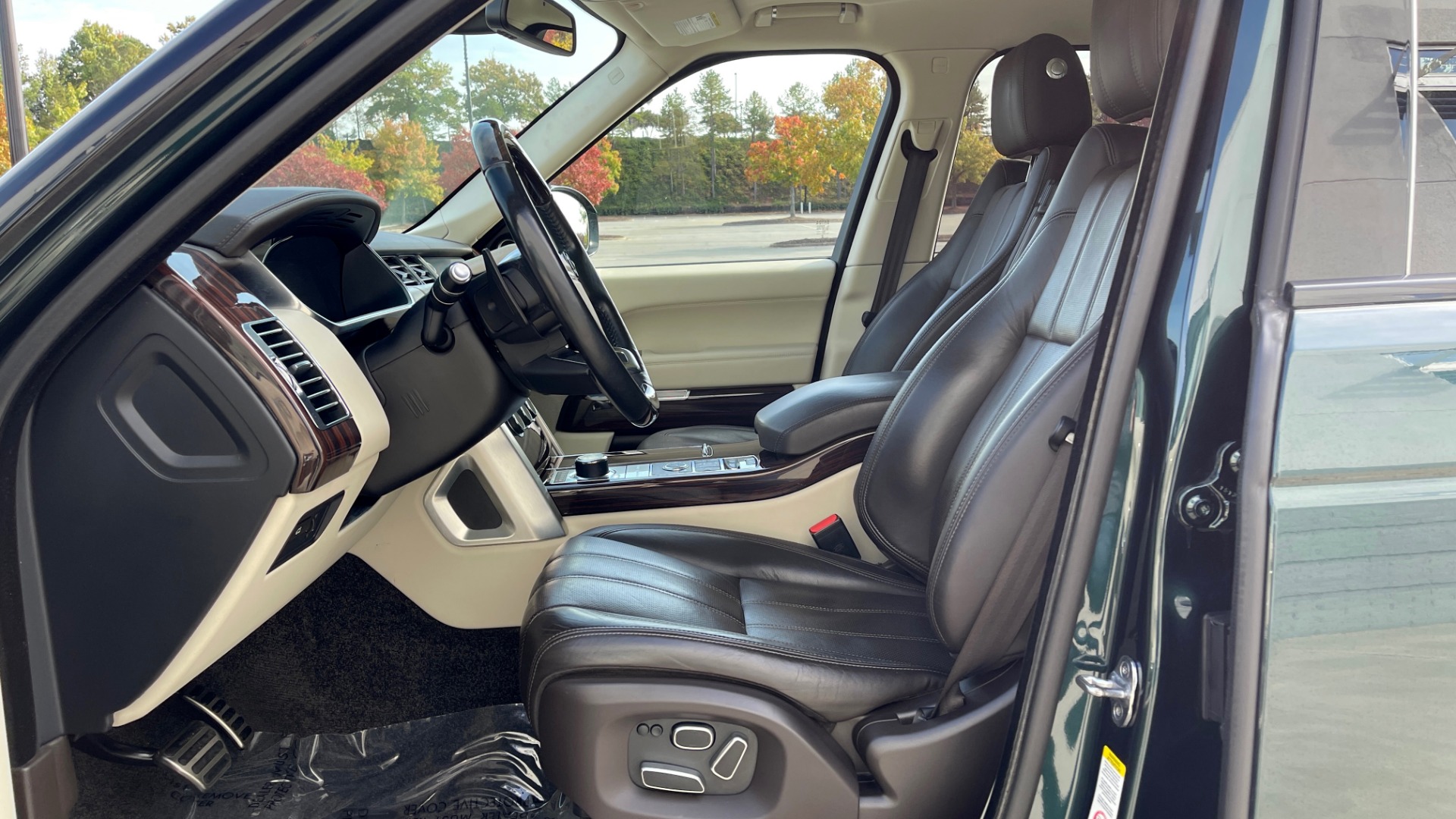 Used 2014 Land Rover RANGE ROVER SUPERCHARGED V8 / NAV / SUNROOF / REARVIEW for sale $41,995 at Formula Imports in Charlotte NC 28227 28