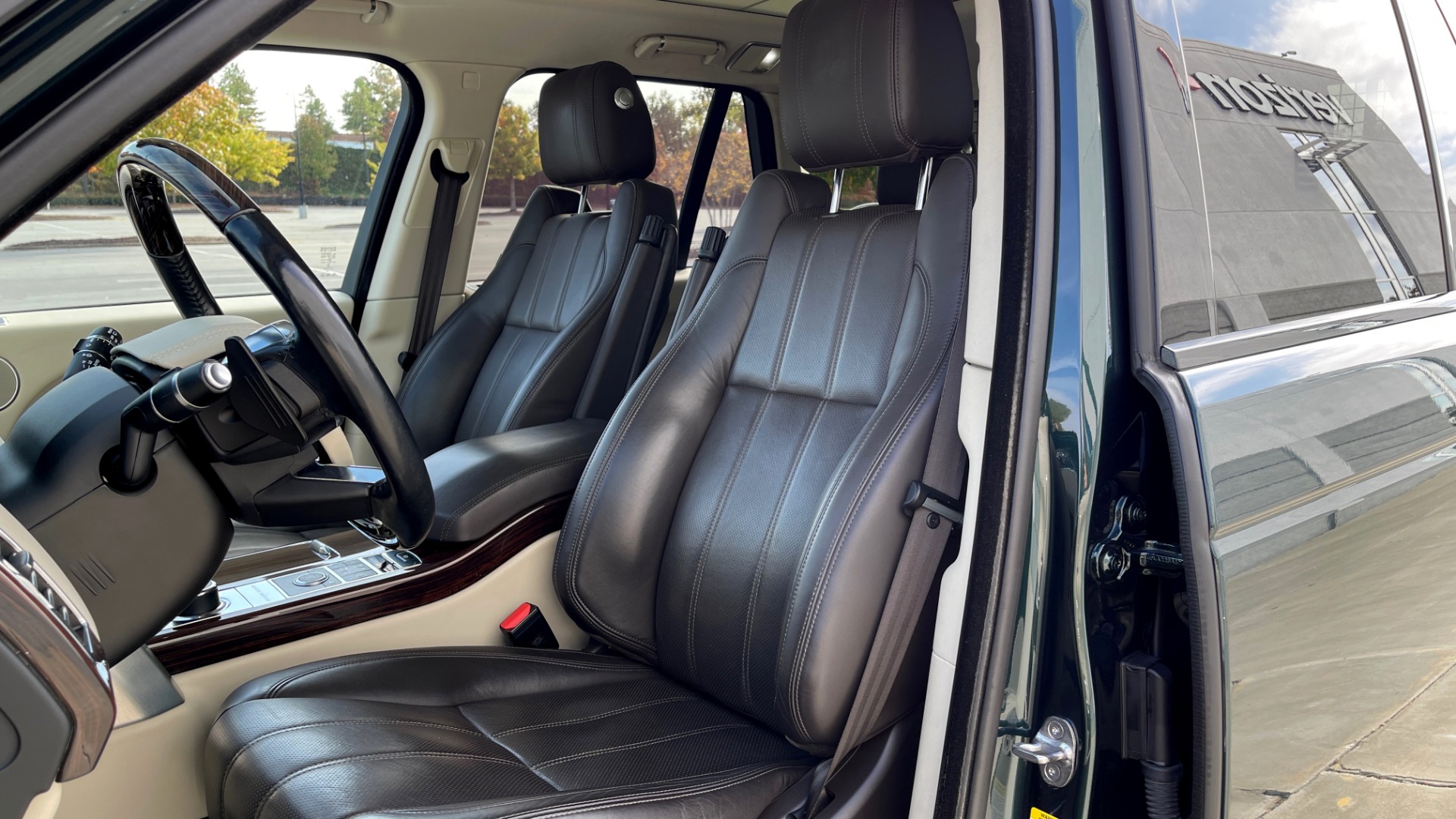 Used 2014 Land Rover RANGE ROVER SUPERCHARGED V8 / NAV / SUNROOF / REARVIEW for sale $41,995 at Formula Imports in Charlotte NC 28227 31