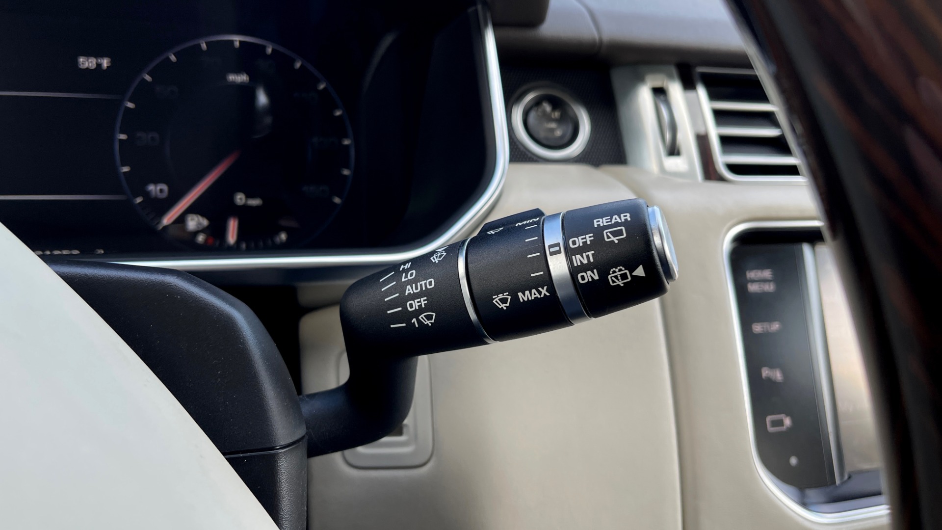 Used 2014 Land Rover RANGE ROVER SUPERCHARGED V8 / NAV / SUNROOF / REARVIEW for sale $41,995 at Formula Imports in Charlotte NC 28227 34