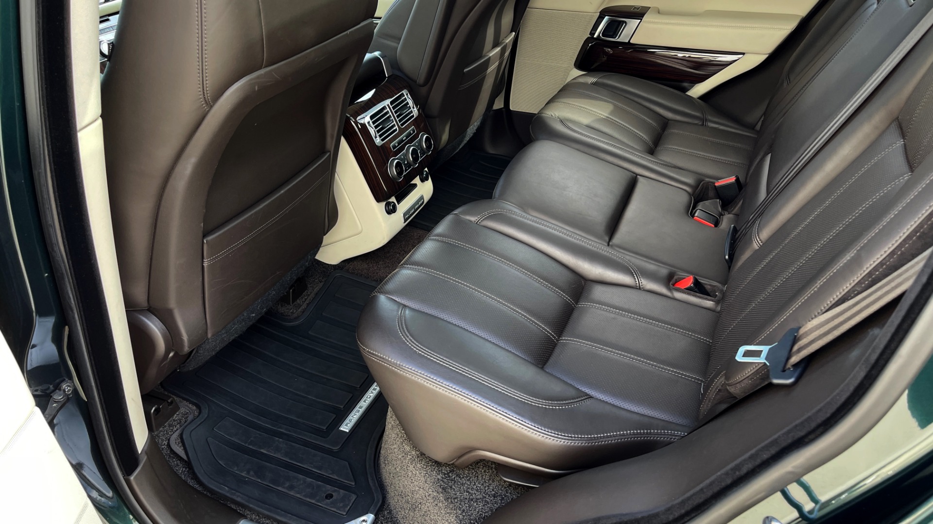 Used 2014 Land Rover RANGE ROVER SUPERCHARGED V8 / NAV / SUNROOF / REARVIEW for sale $41,995 at Formula Imports in Charlotte NC 28227 50