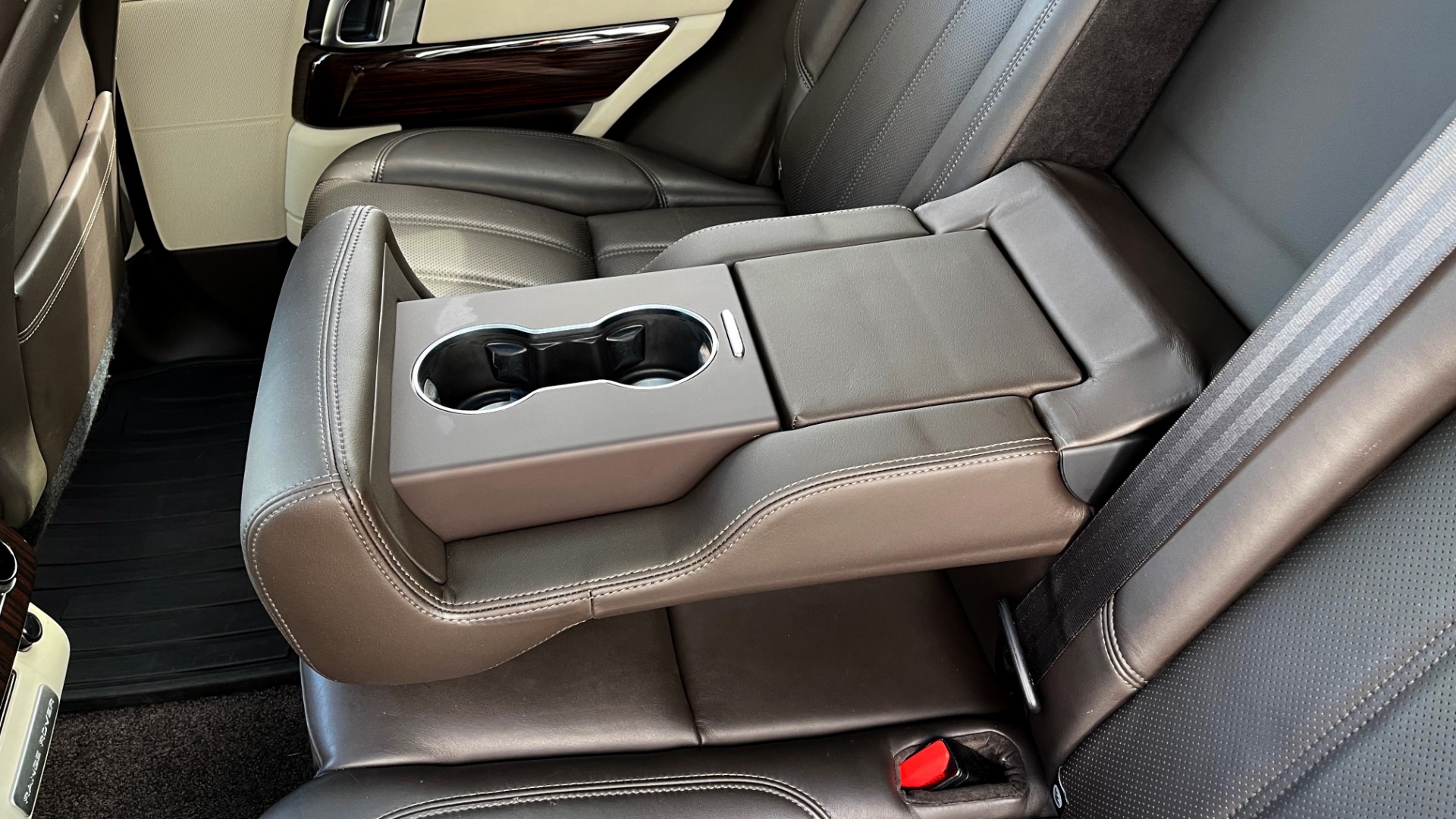 Used 2014 Land Rover RANGE ROVER SUPERCHARGED V8 / NAV / SUNROOF / REARVIEW for sale $41,995 at Formula Imports in Charlotte NC 28227 55