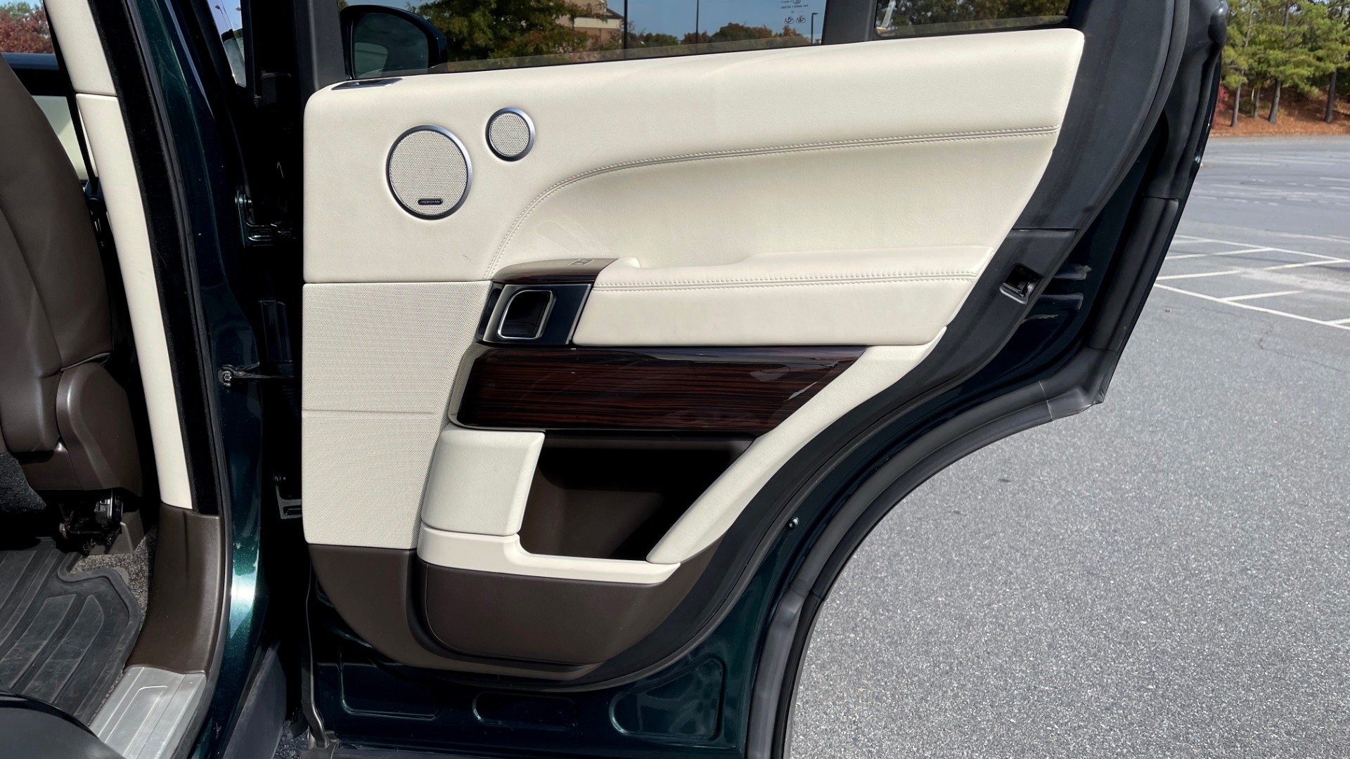 Used 2014 Land Rover RANGE ROVER SUPERCHARGED V8 / NAV / SUNROOF / REARVIEW for sale $41,995 at Formula Imports in Charlotte NC 28227 57