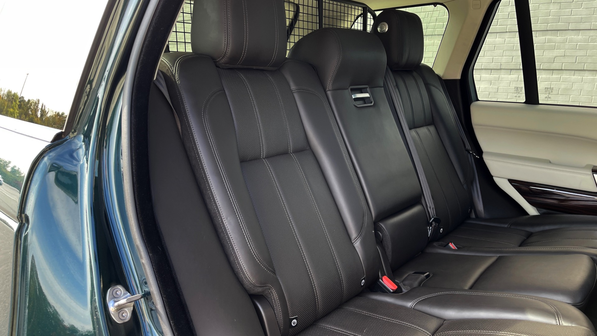 Used 2014 Land Rover RANGE ROVER SUPERCHARGED V8 / NAV / SUNROOF / REARVIEW for sale $41,995 at Formula Imports in Charlotte NC 28227 60