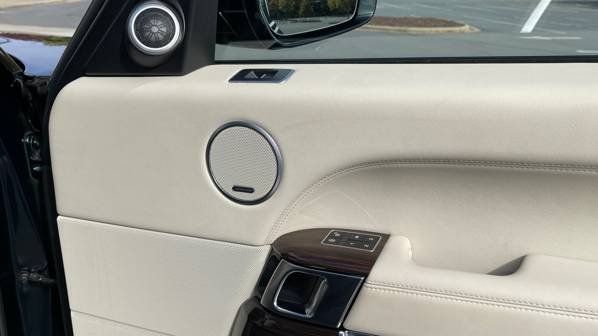 Used 2014 Land Rover RANGE ROVER SUPERCHARGED V8 / NAV / SUNROOF / REARVIEW for sale $41,995 at Formula Imports in Charlotte NC 28227 62