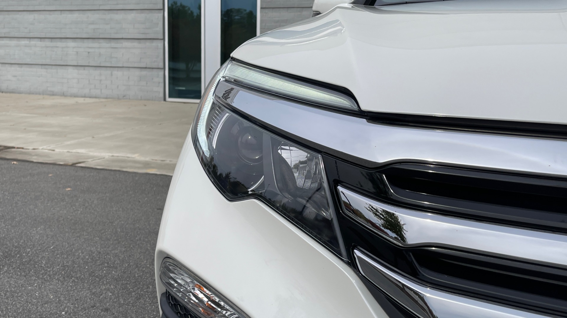 Used 2018 Honda PILOT TOURING AWD / 3.5L V6 / NAV / SUNROOF / 3-ROW / REARVIEW for sale Sold at Formula Imports in Charlotte NC 28227 10