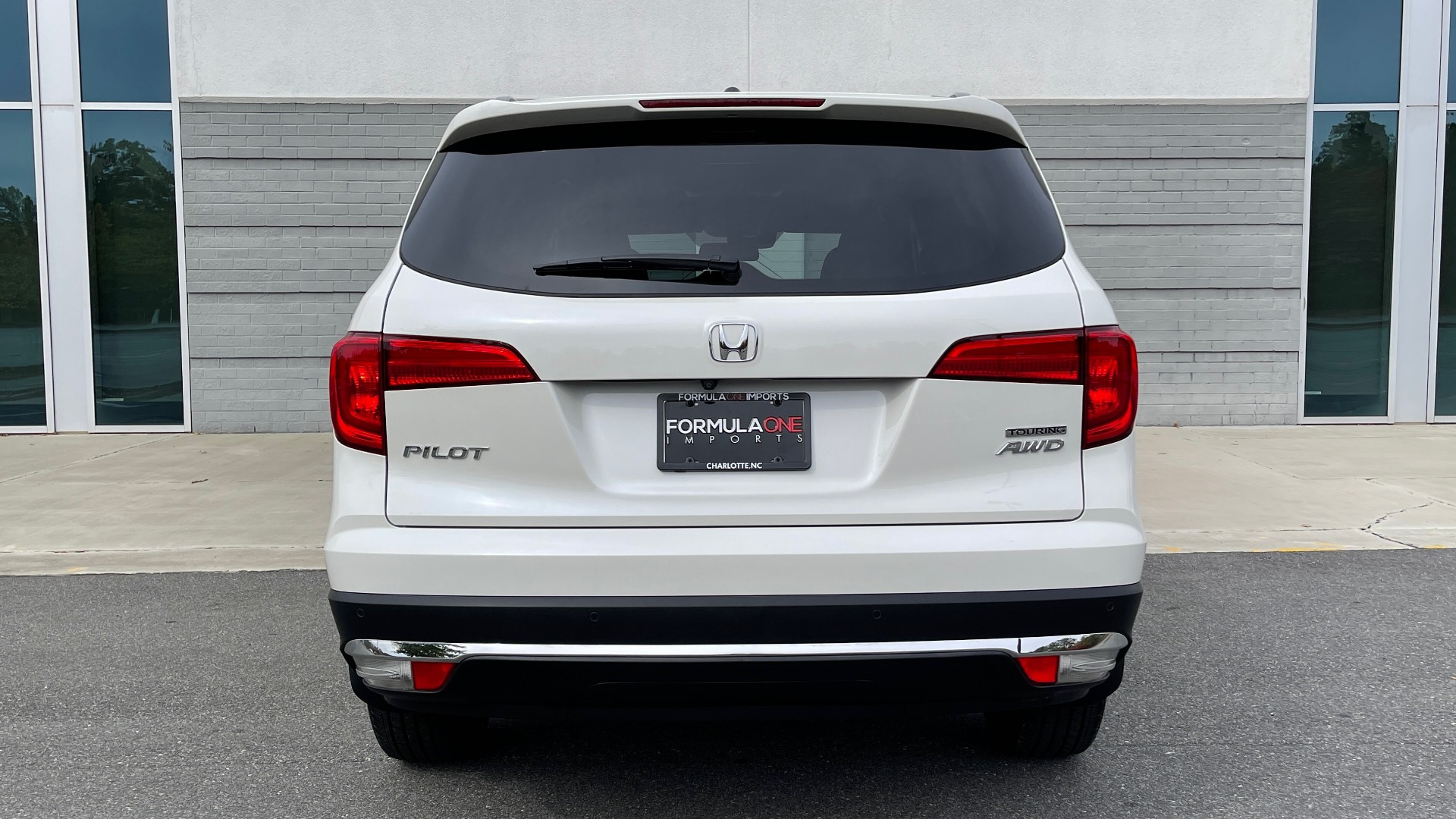 Used 2018 Honda PILOT TOURING AWD / 3.5L V6 / NAV / SUNROOF / 3-ROW / REARVIEW for sale Sold at Formula Imports in Charlotte NC 28227 19