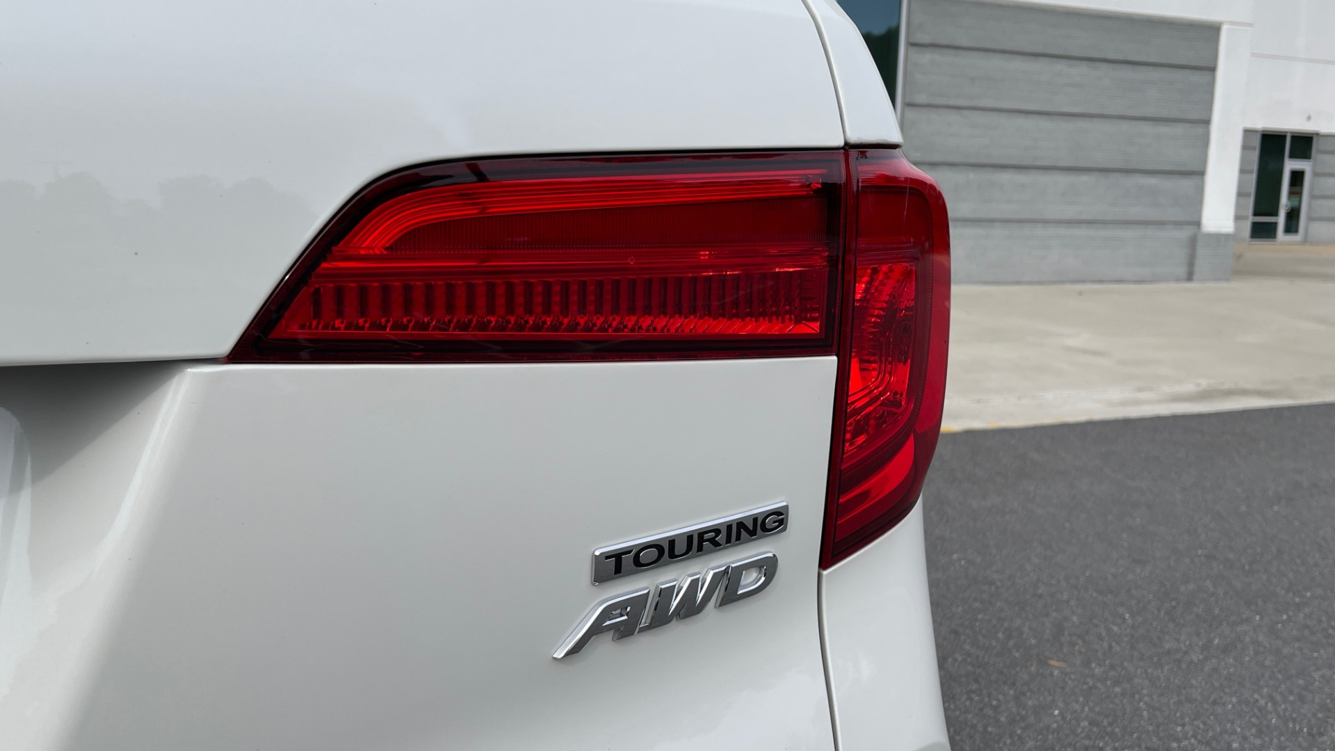 Used 2018 Honda PILOT TOURING AWD / 3.5L V6 / NAV / SUNROOF / 3-ROW / REARVIEW for sale Sold at Formula Imports in Charlotte NC 28227 21