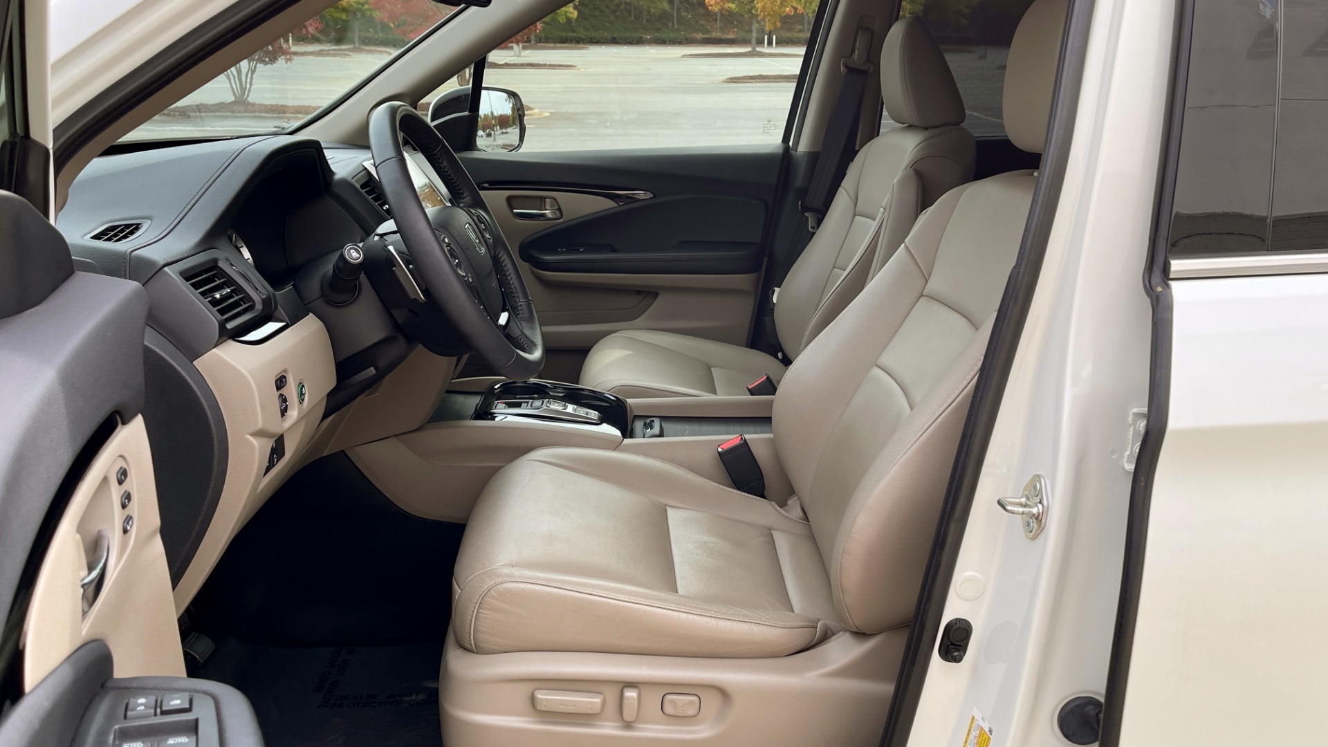 Used 2018 Honda PILOT TOURING AWD / 3.5L V6 / NAV / SUNROOF / 3-ROW / REARVIEW for sale Sold at Formula Imports in Charlotte NC 28227 25