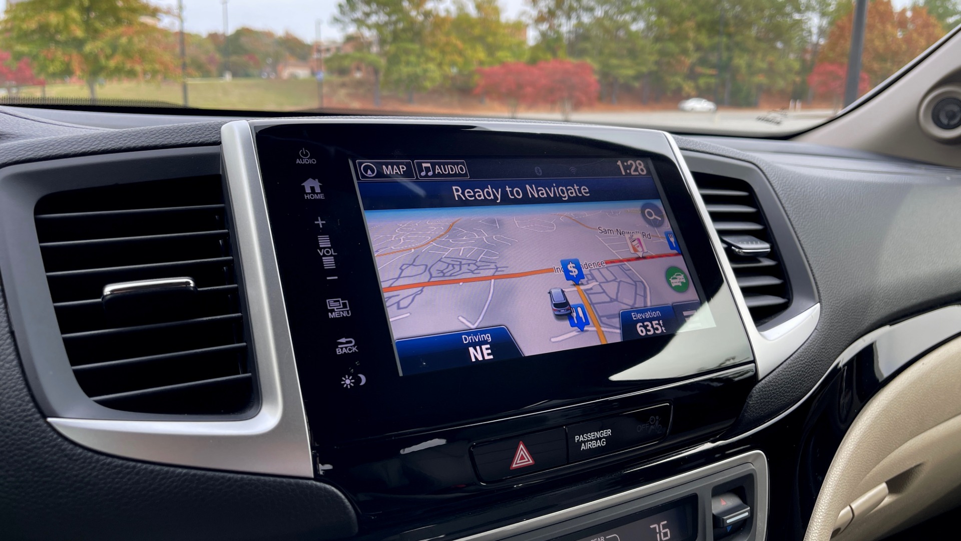 Used 2018 Honda PILOT TOURING AWD / 3.5L V6 / NAV / SUNROOF / 3-ROW / REARVIEW for sale Sold at Formula Imports in Charlotte NC 28227 35