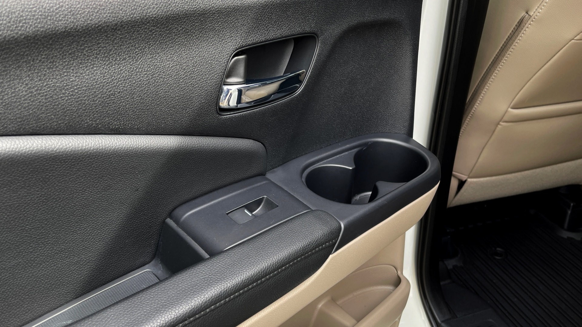 Used 2018 Honda PILOT TOURING AWD / 3.5L V6 / NAV / SUNROOF / 3-ROW / REARVIEW for sale Sold at Formula Imports in Charlotte NC 28227 45