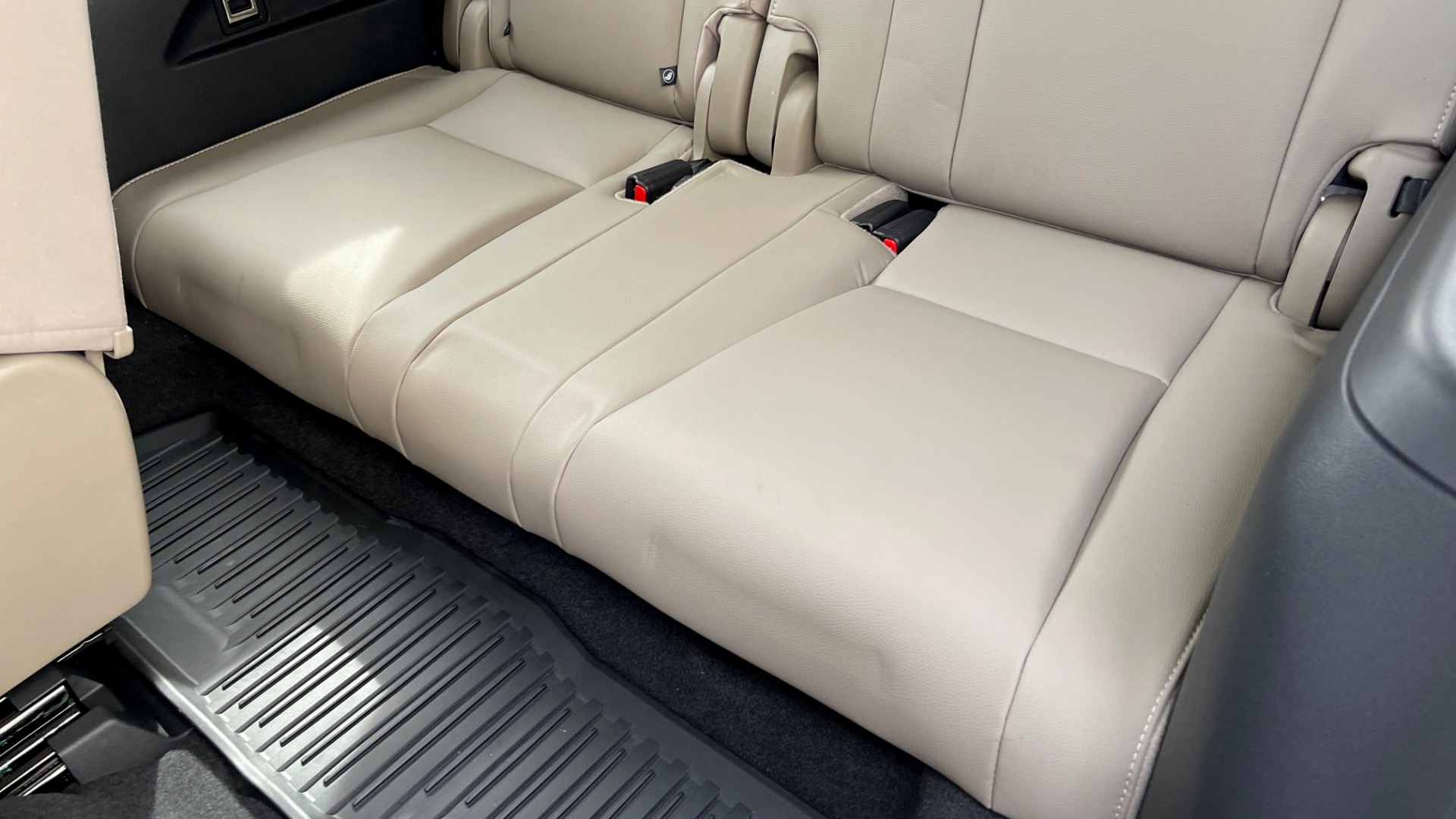 Used 2018 Honda PILOT TOURING AWD / 3.5L V6 / NAV / SUNROOF / 3-ROW / REARVIEW for sale Sold at Formula Imports in Charlotte NC 28227 51