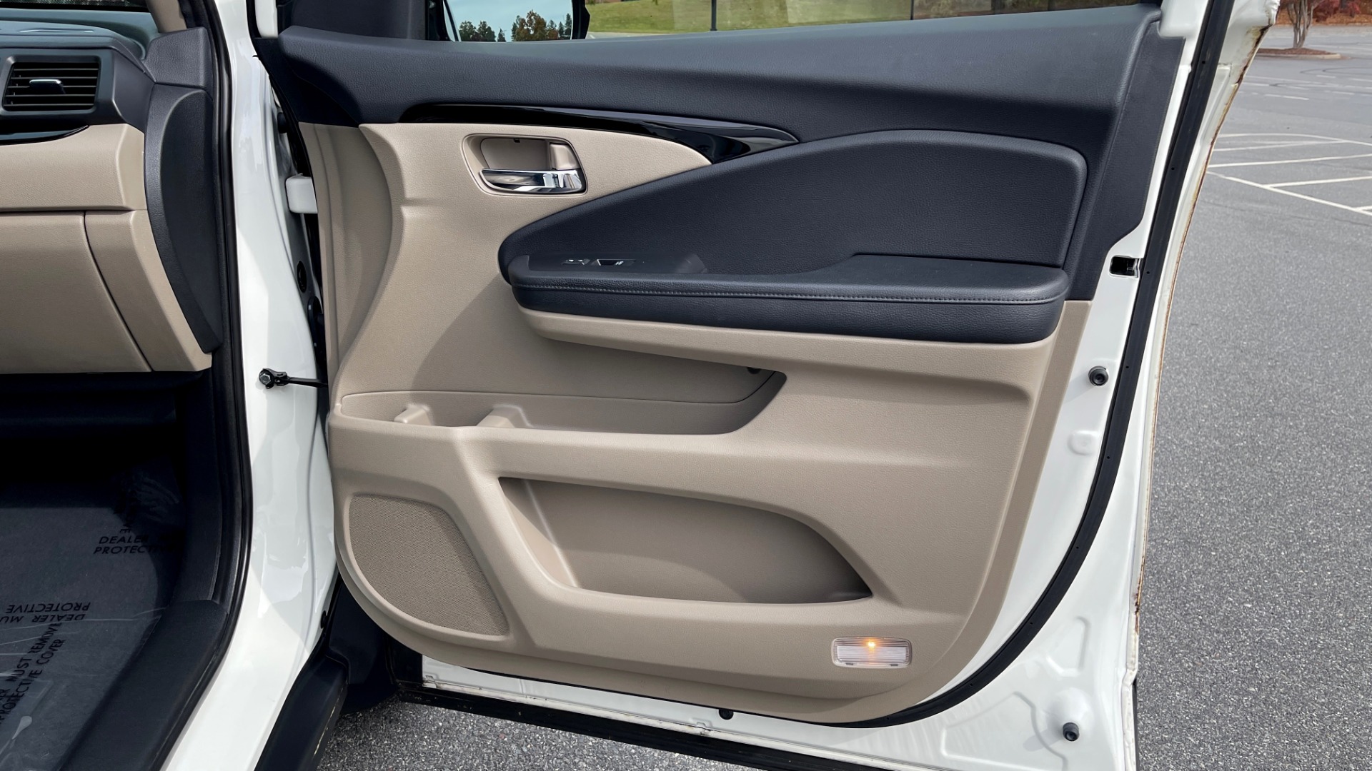Used 2018 Honda PILOT TOURING AWD / 3.5L V6 / NAV / SUNROOF / 3-ROW / REARVIEW for sale Sold at Formula Imports in Charlotte NC 28227 60