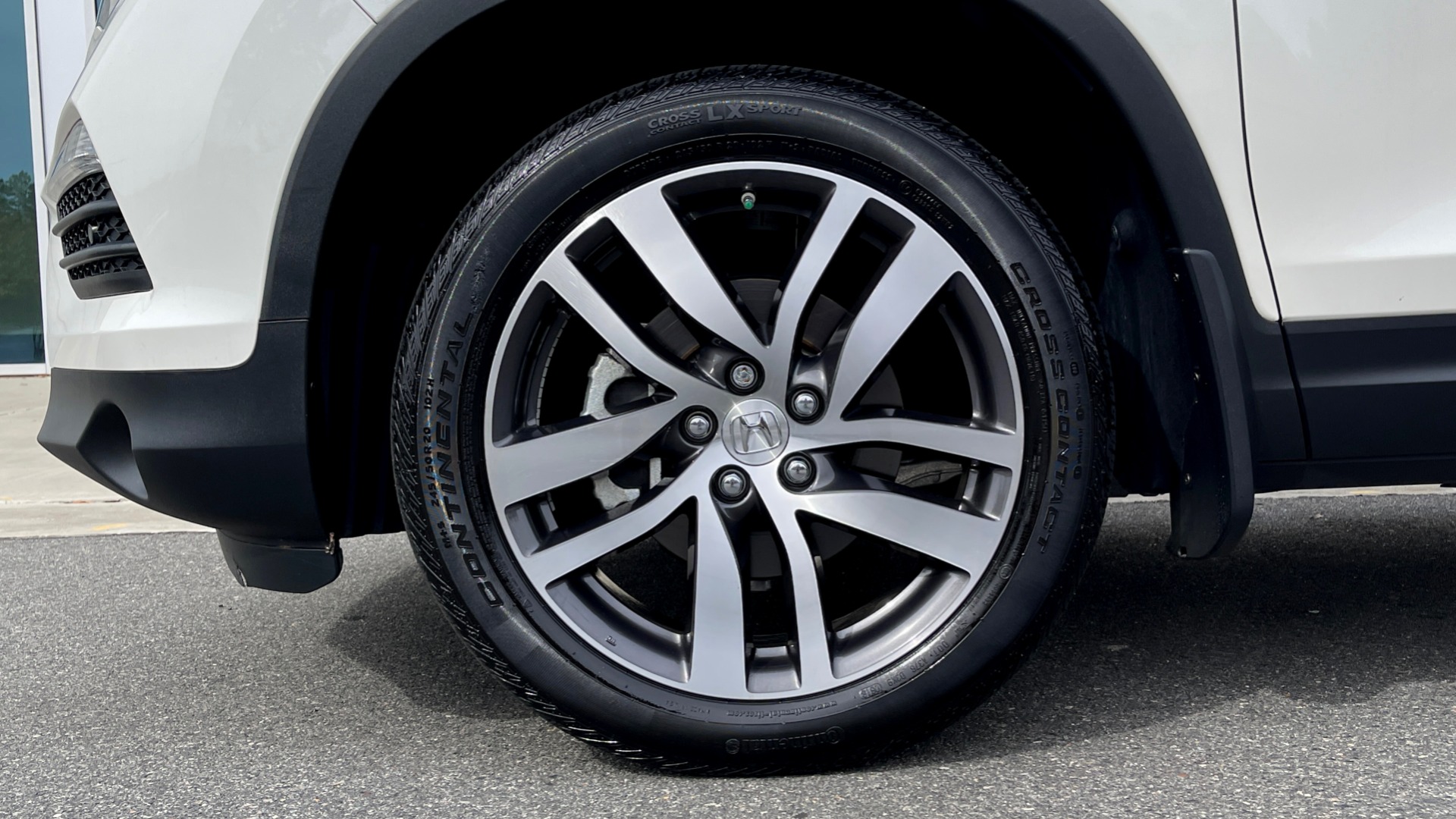 Used 2018 Honda PILOT TOURING AWD / 3.5L V6 / NAV / SUNROOF / 3-ROW / REARVIEW for sale Sold at Formula Imports in Charlotte NC 28227 65