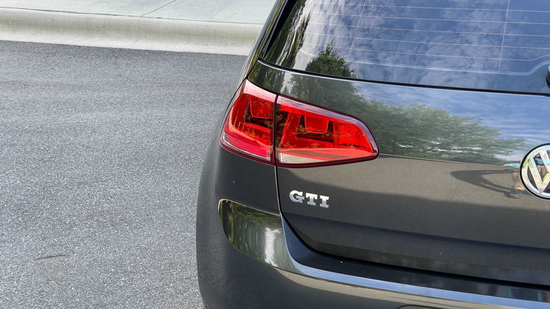 Used 2016 Volkswagen Golf GTI S for sale Sold at Formula Imports in Charlotte NC 28227 25