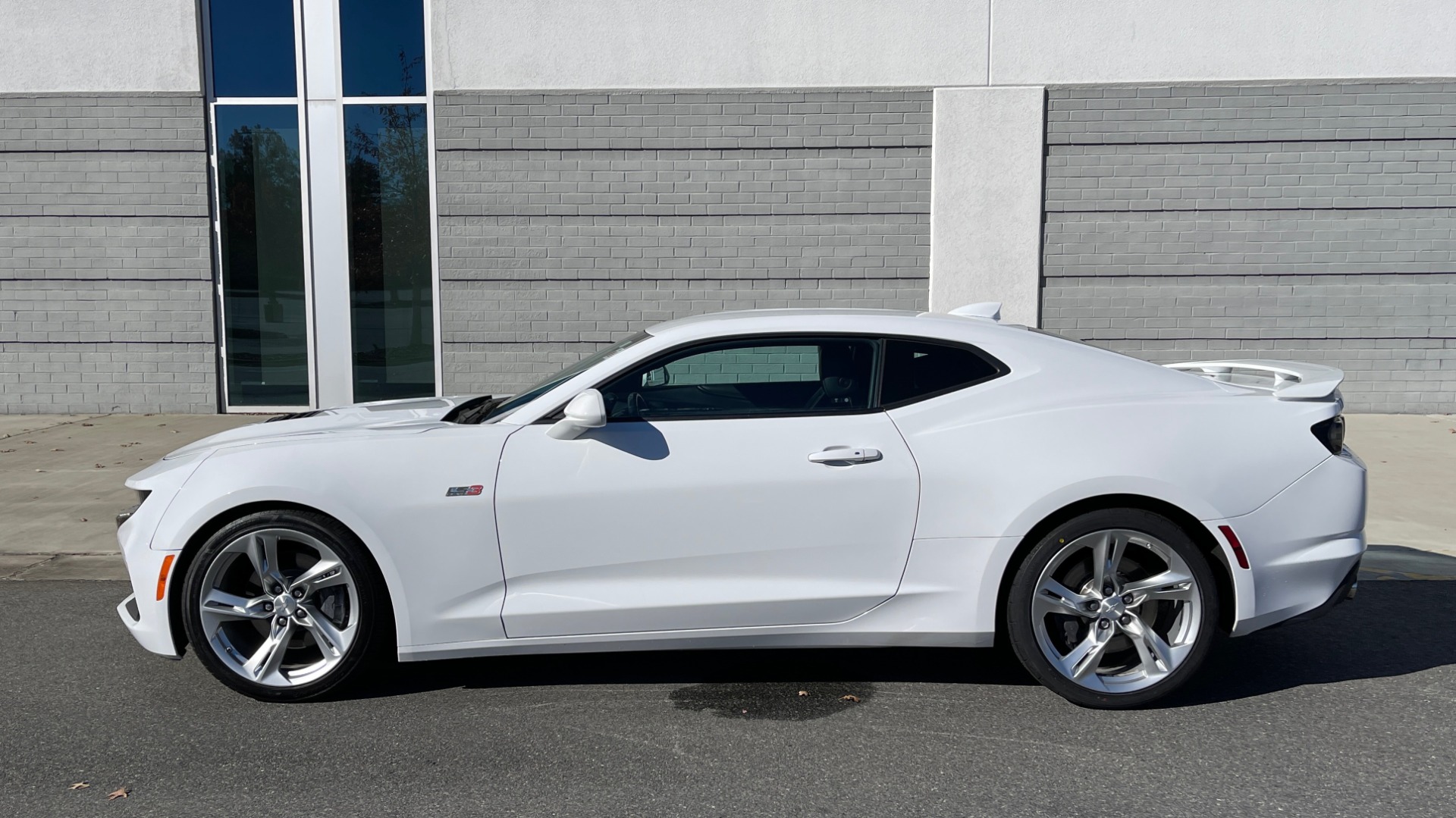 Used 2019 Chevrolet CAMARO 2SS COUPE / 6.2L V8 / 10-SPD AUTO / REMOTE START / REARVIEW for sale $44,995 at Formula Imports in Charlotte NC 28227 3