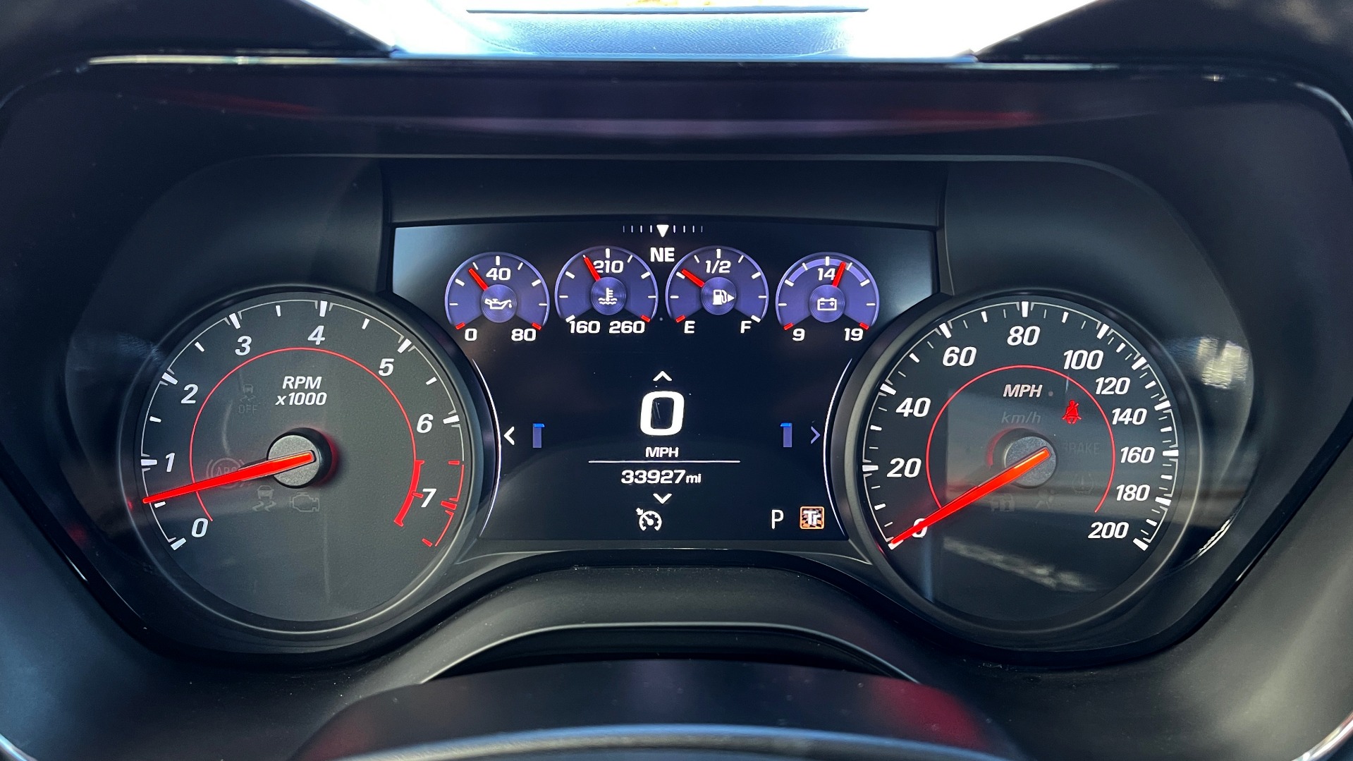 Used 2019 Chevrolet CAMARO 2SS COUPE / 6.2L V8 / 10-SPD AUTO / REMOTE START / REARVIEW for sale $44,995 at Formula Imports in Charlotte NC 28227 32