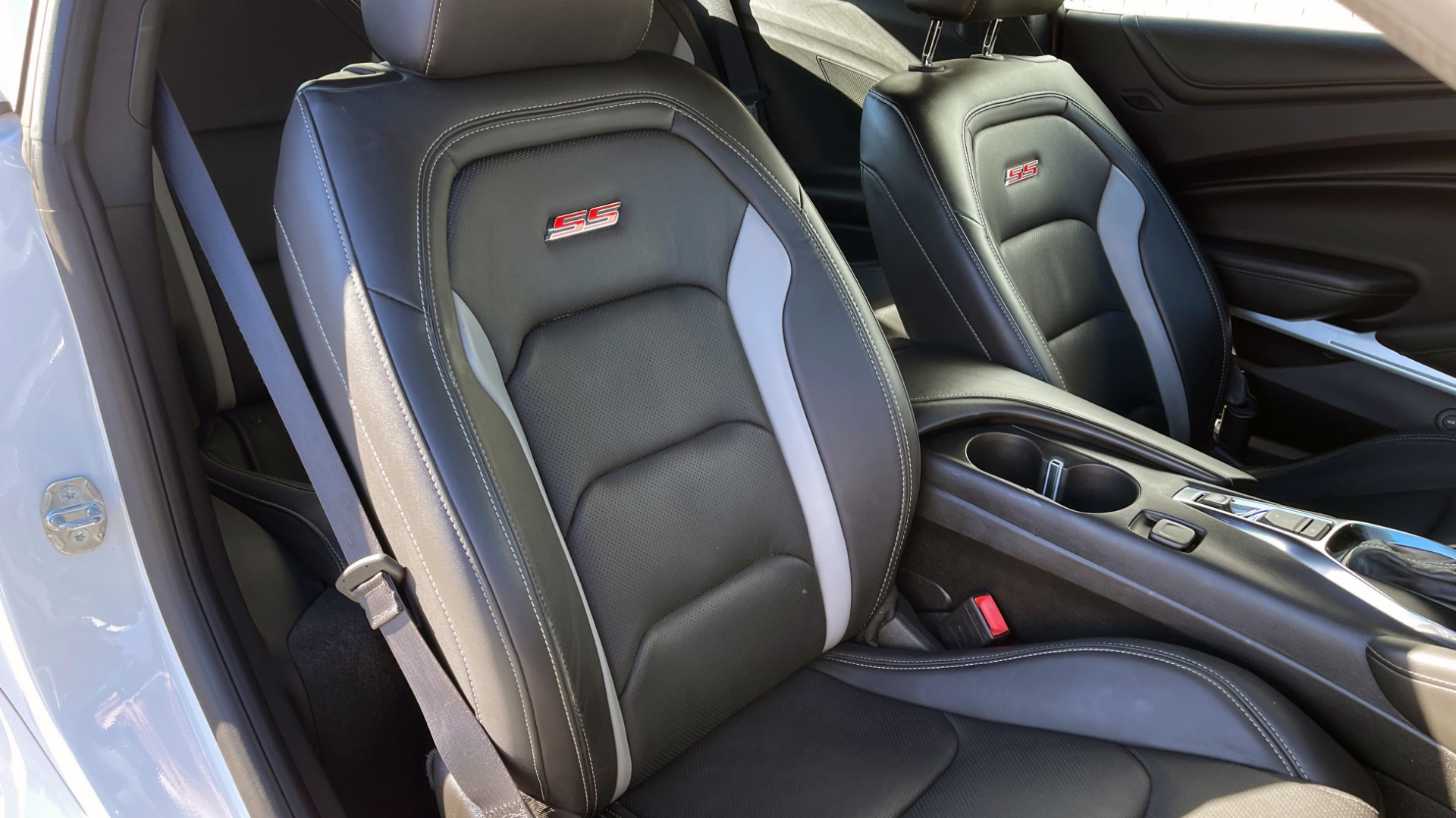 Used 2019 Chevrolet CAMARO 2SS COUPE / 6.2L V8 / 10-SPD AUTO / REMOTE START / REARVIEW for sale $44,995 at Formula Imports in Charlotte NC 28227 45