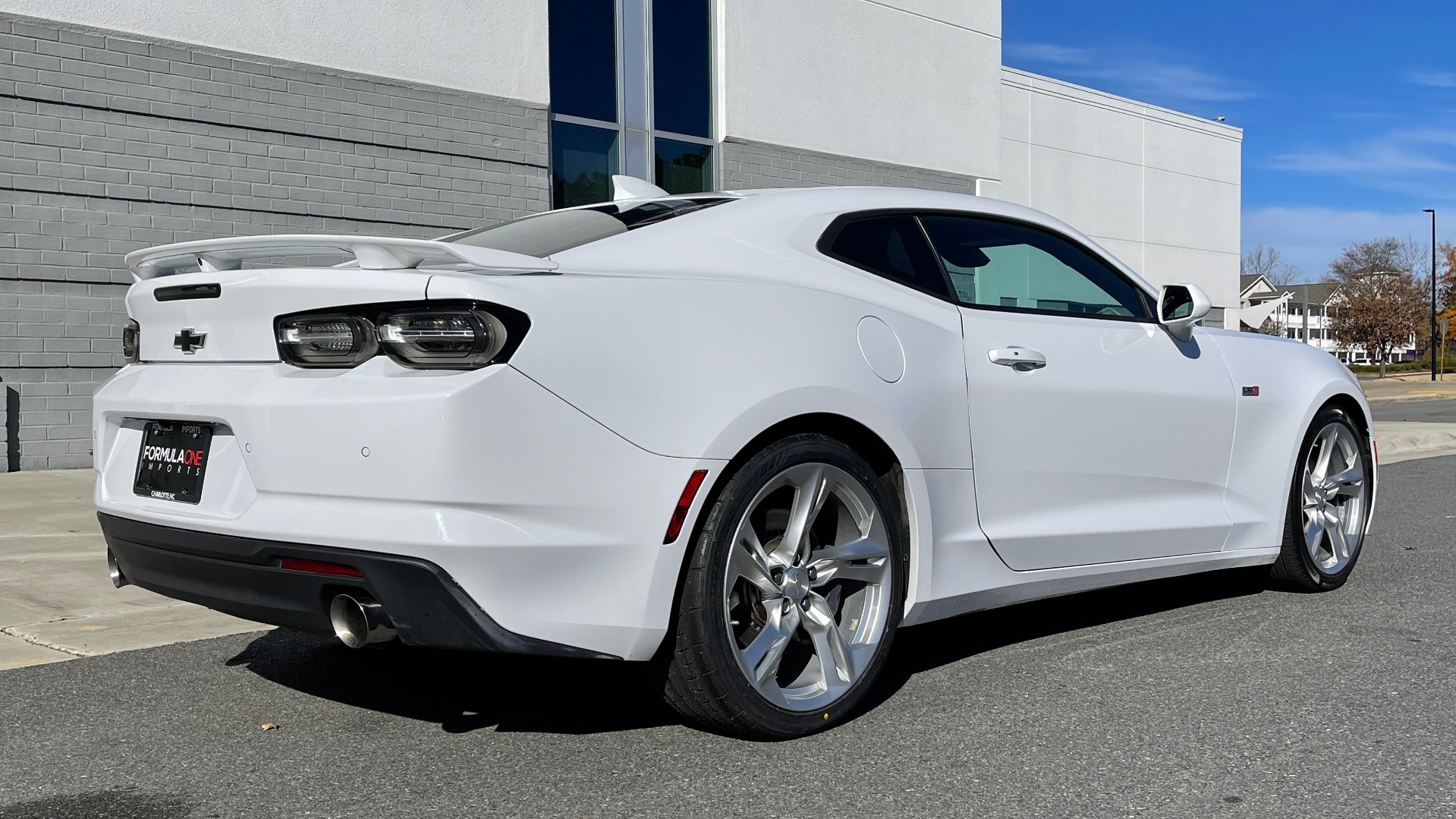 Used 2019 Chevrolet CAMARO 2SS COUPE / 6.2L V8 / 10-SPD AUTO / REMOTE START / REARVIEW for sale $44,995 at Formula Imports in Charlotte NC 28227 5