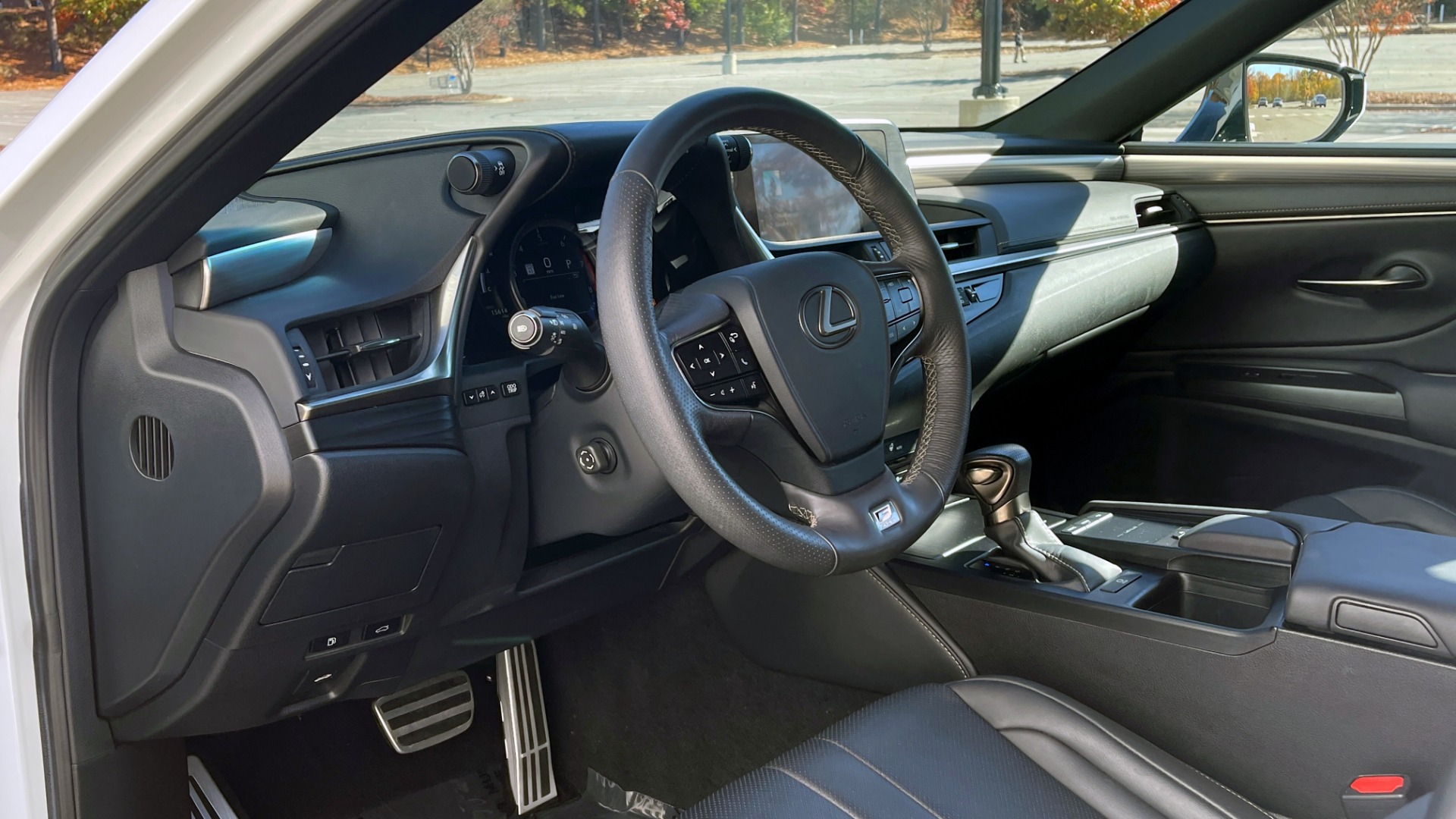 Used 2019 Lexus ES 350 F-SPORT 3.5L SEDAN / 8-SPD / NAV / SUNROOF / REARVIEW for sale Sold at Formula Imports in Charlotte NC 28227 26
