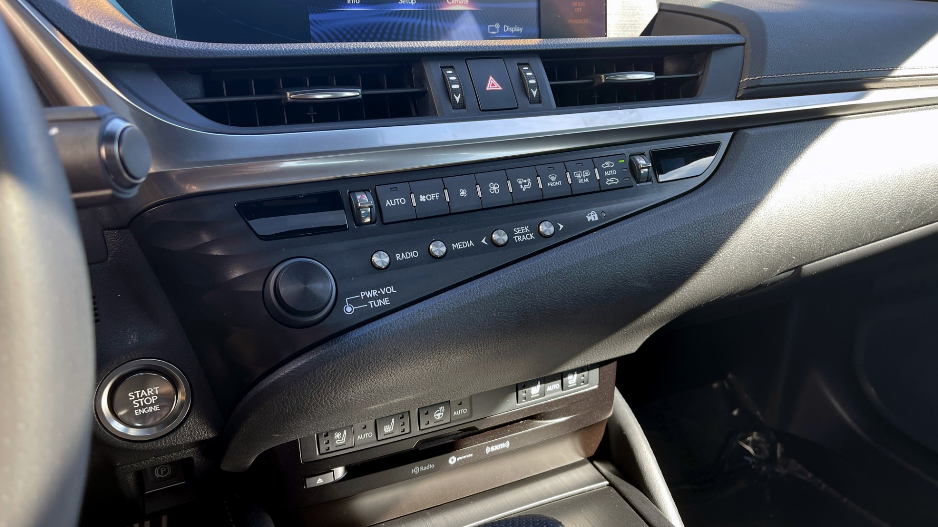 Used 2019 Lexus ES 350 F-SPORT 3.5L SEDAN / 8-SPD / NAV / SUNROOF / REARVIEW for sale Sold at Formula Imports in Charlotte NC 28227 41