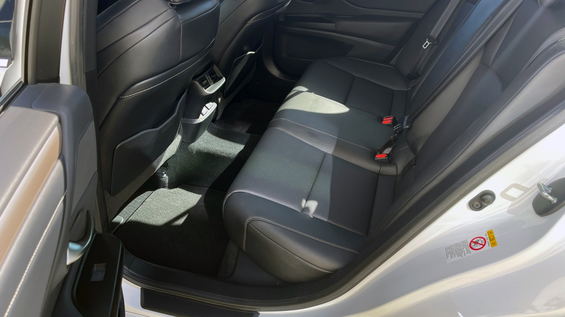 Used 2019 Lexus ES 350 F-SPORT 3.5L SEDAN / 8-SPD / NAV / SUNROOF / REARVIEW for sale Sold at Formula Imports in Charlotte NC 28227 50