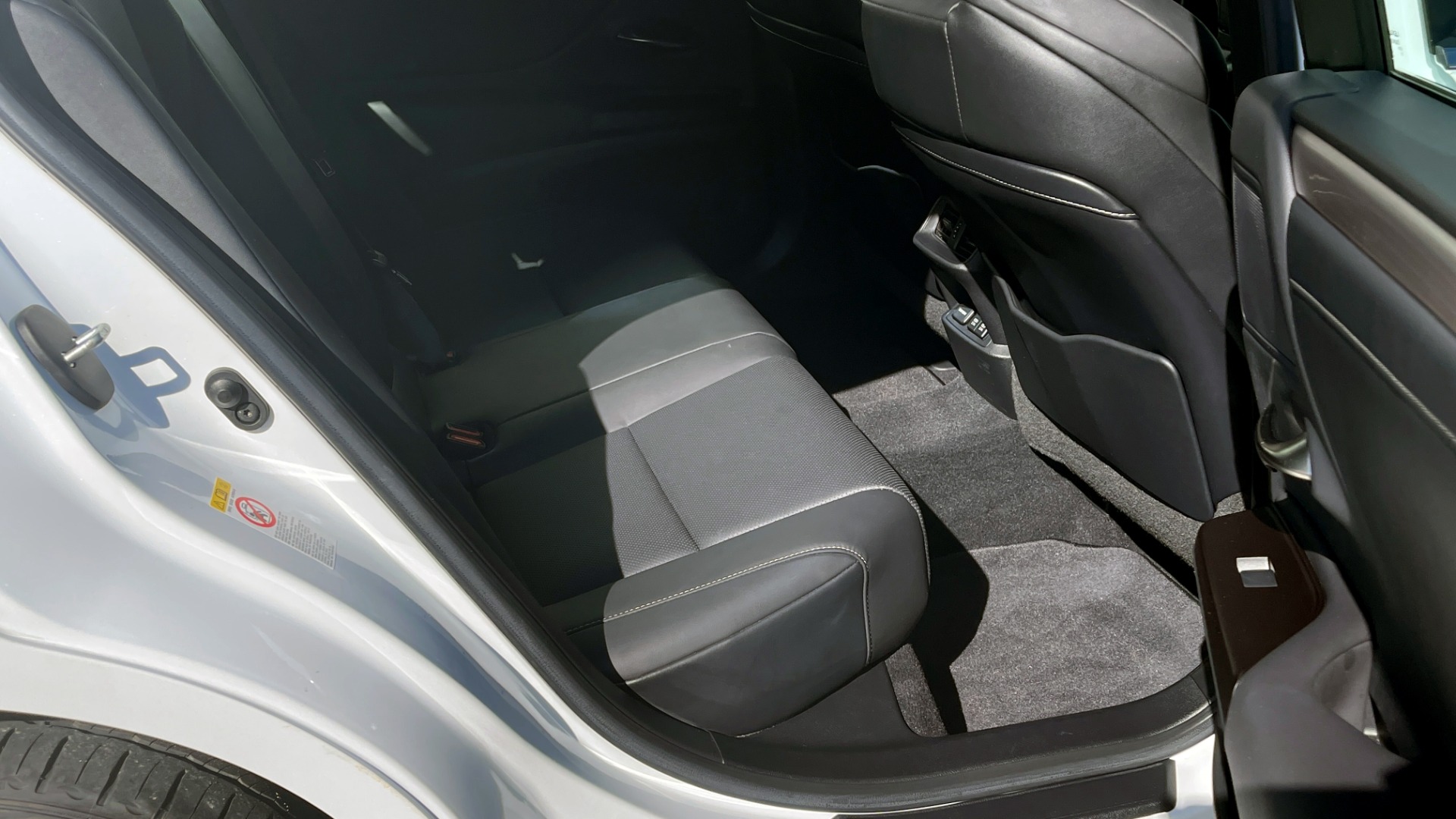 Used 2019 Lexus ES 350 F-SPORT 3.5L SEDAN / 8-SPD / NAV / SUNROOF / REARVIEW for sale Sold at Formula Imports in Charlotte NC 28227 55