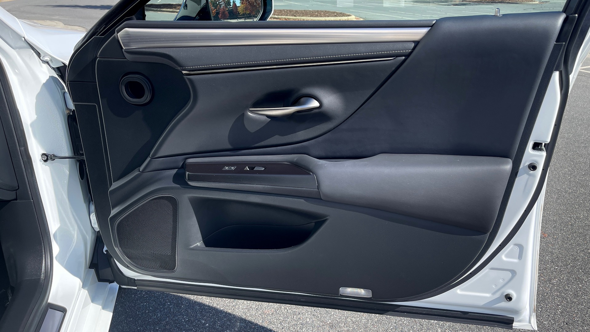 Used 2019 Lexus ES 350 F-SPORT 3.5L SEDAN / 8-SPD / NAV / SUNROOF / REARVIEW for sale Sold at Formula Imports in Charlotte NC 28227 57