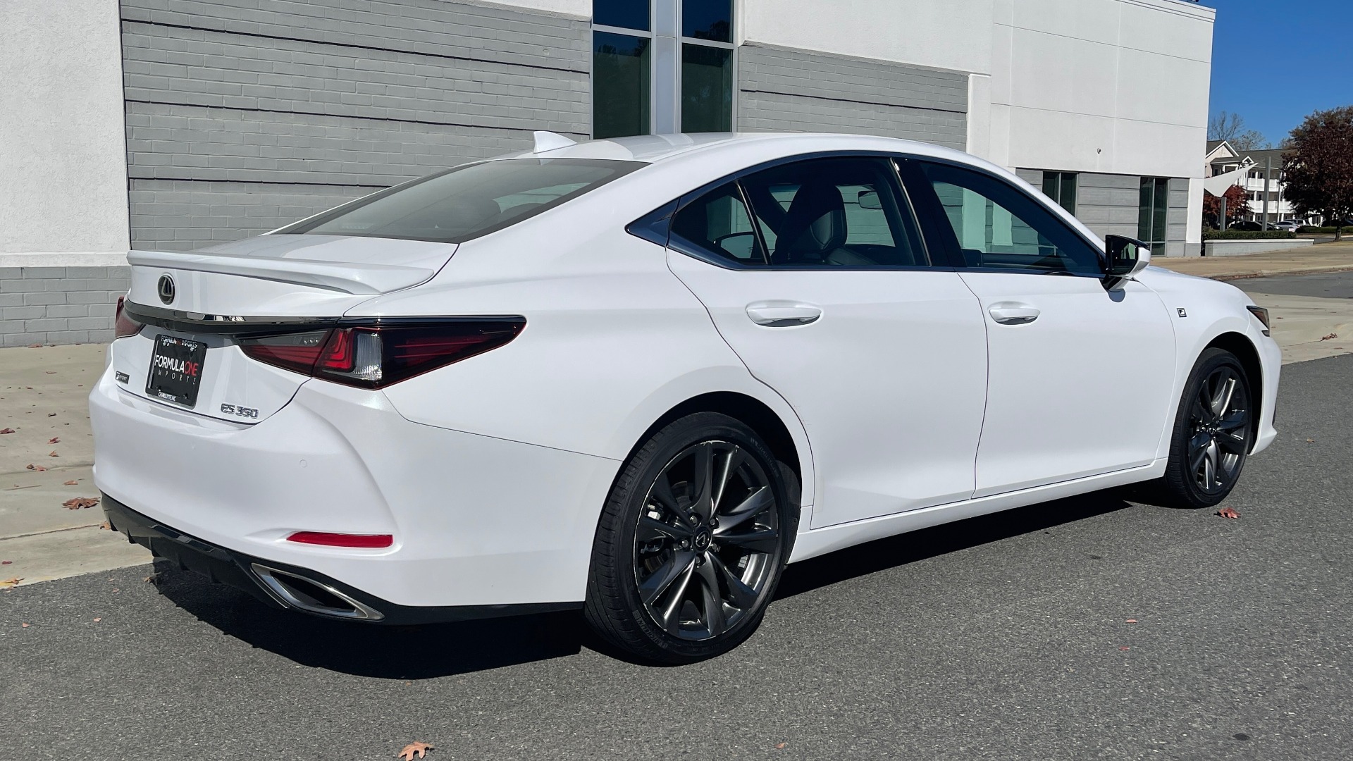 Used 2019 Lexus ES 350 F-SPORT 3.5L SEDAN / 8-SPD / NAV / SUNROOF / REARVIEW for sale Sold at Formula Imports in Charlotte NC 28227 6