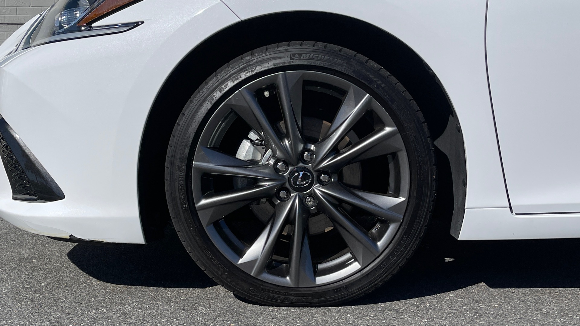 Used 2019 Lexus ES 350 F-SPORT 3.5L SEDAN / 8-SPD / NAV / SUNROOF / REARVIEW for sale Sold at Formula Imports in Charlotte NC 28227 62