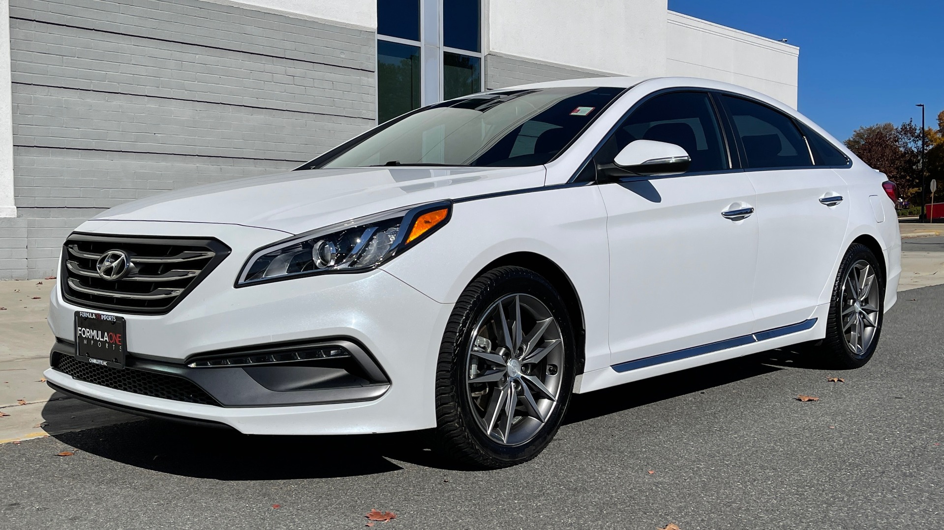 Used 2015 Hyundai SONATA 2.0T SPORT SEDAN / 6-SPD AUTO / BLIND SPOT / REARVIEW for sale Sold at Formula Imports in Charlotte NC 28227 2