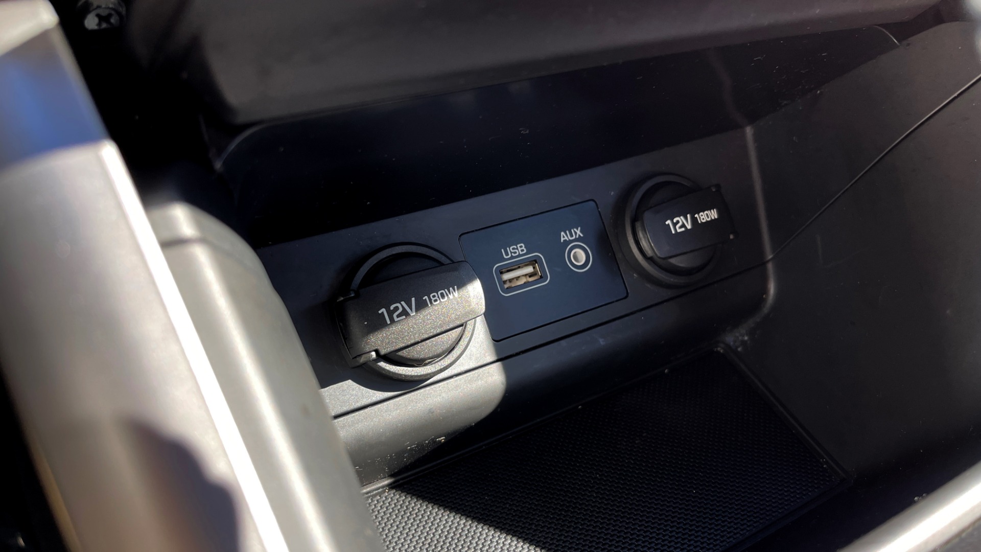Used 2015 Hyundai SONATA 2.0T SPORT SEDAN / 6-SPD AUTO / BLIND SPOT / REARVIEW for sale Sold at Formula Imports in Charlotte NC 28227 37