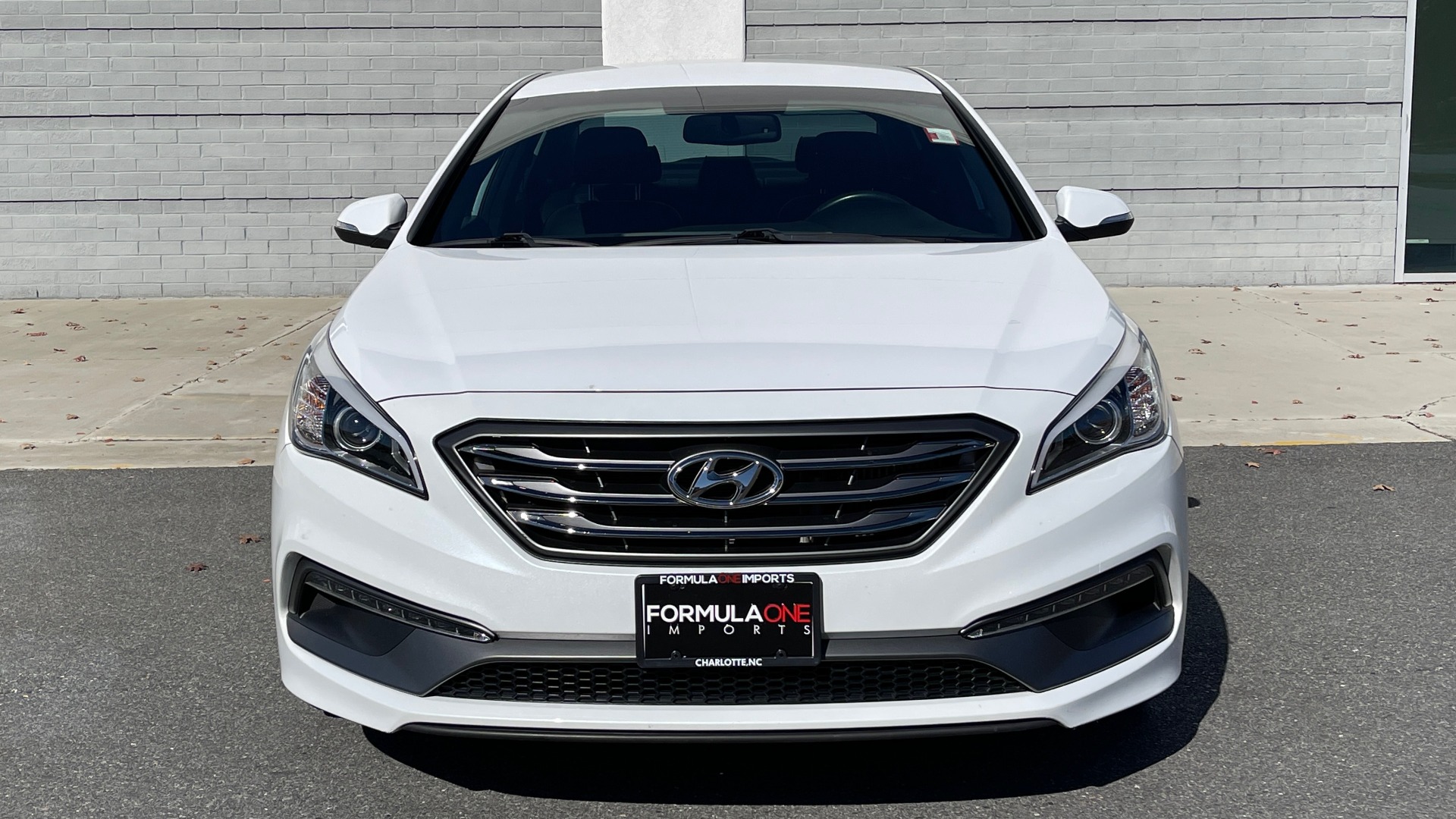 Used 2015 Hyundai SONATA 2.0T SPORT SEDAN / 6-SPD AUTO / BLIND SPOT / REARVIEW for sale Sold at Formula Imports in Charlotte NC 28227 7