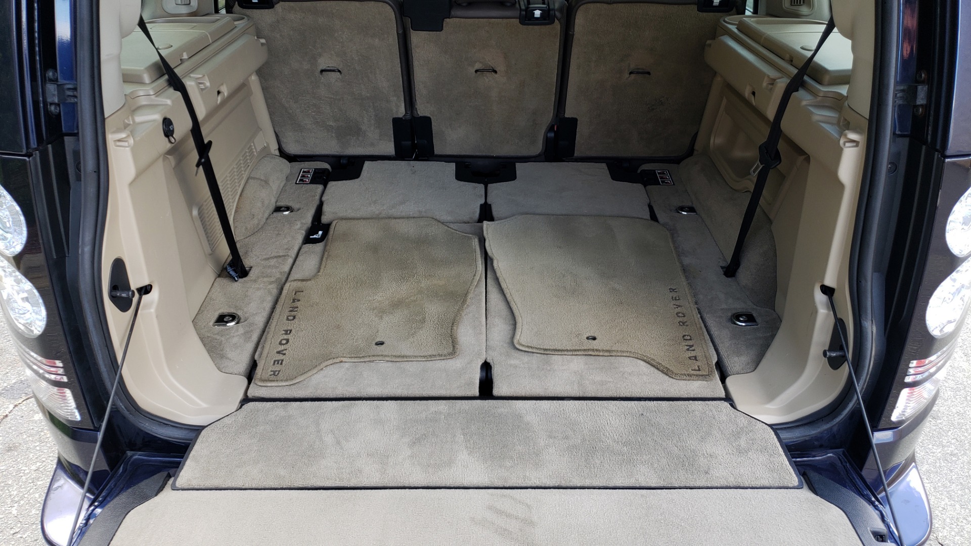 Used 2016 Land Rover LR4 HSE LUX / NAV / SUNROOF / MERIDIAN / REARVIEW / 3-ROW for sale Sold at Formula Imports in Charlotte NC 28227 14