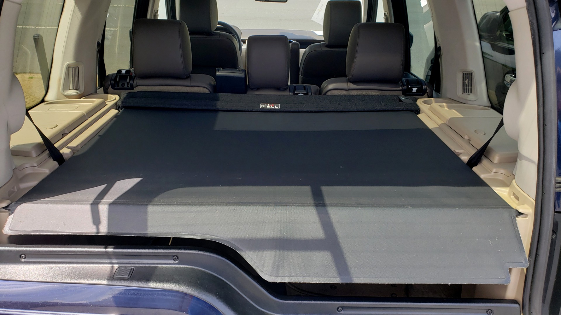 Used 2016 Land Rover LR4 HSE LUX / NAV / SUNROOF / MERIDIAN / REARVIEW / 3-ROW for sale Sold at Formula Imports in Charlotte NC 28227 28