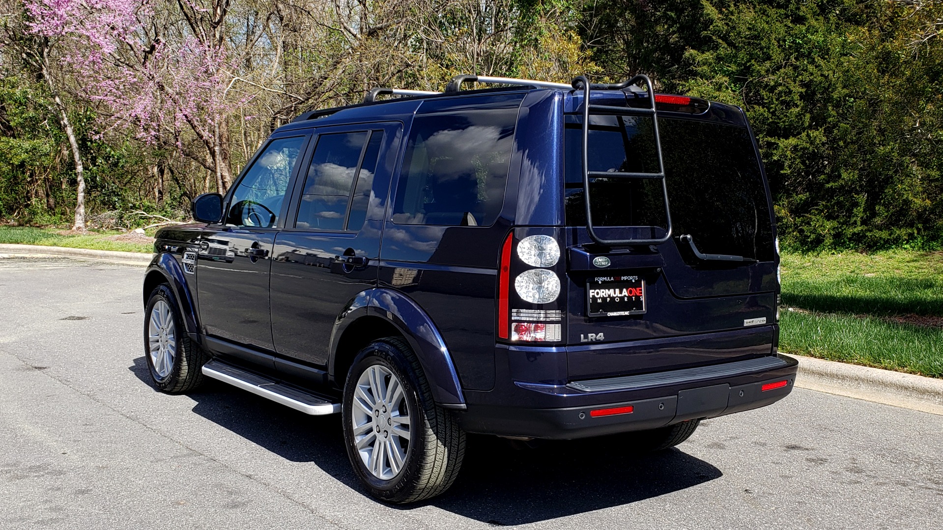 Used 2016 Land Rover LR4 HSE LUX / NAV / SUNROOF / MERIDIAN / REARVIEW / 3-ROW for sale Sold at Formula Imports in Charlotte NC 28227 3