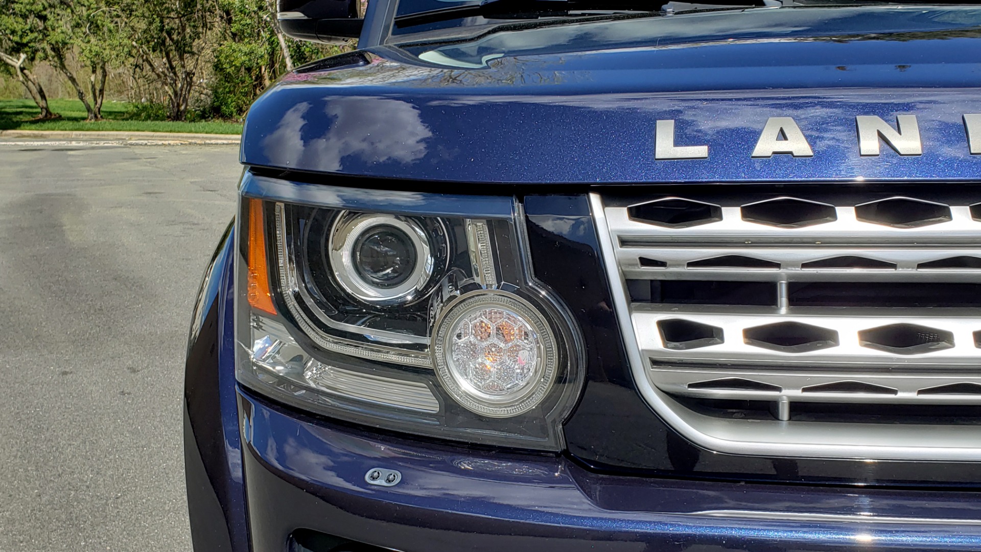 Used 2016 Land Rover LR4 HSE LUX / NAV / SUNROOF / MERIDIAN / REARVIEW / 3-ROW for sale Sold at Formula Imports in Charlotte NC 28227 31