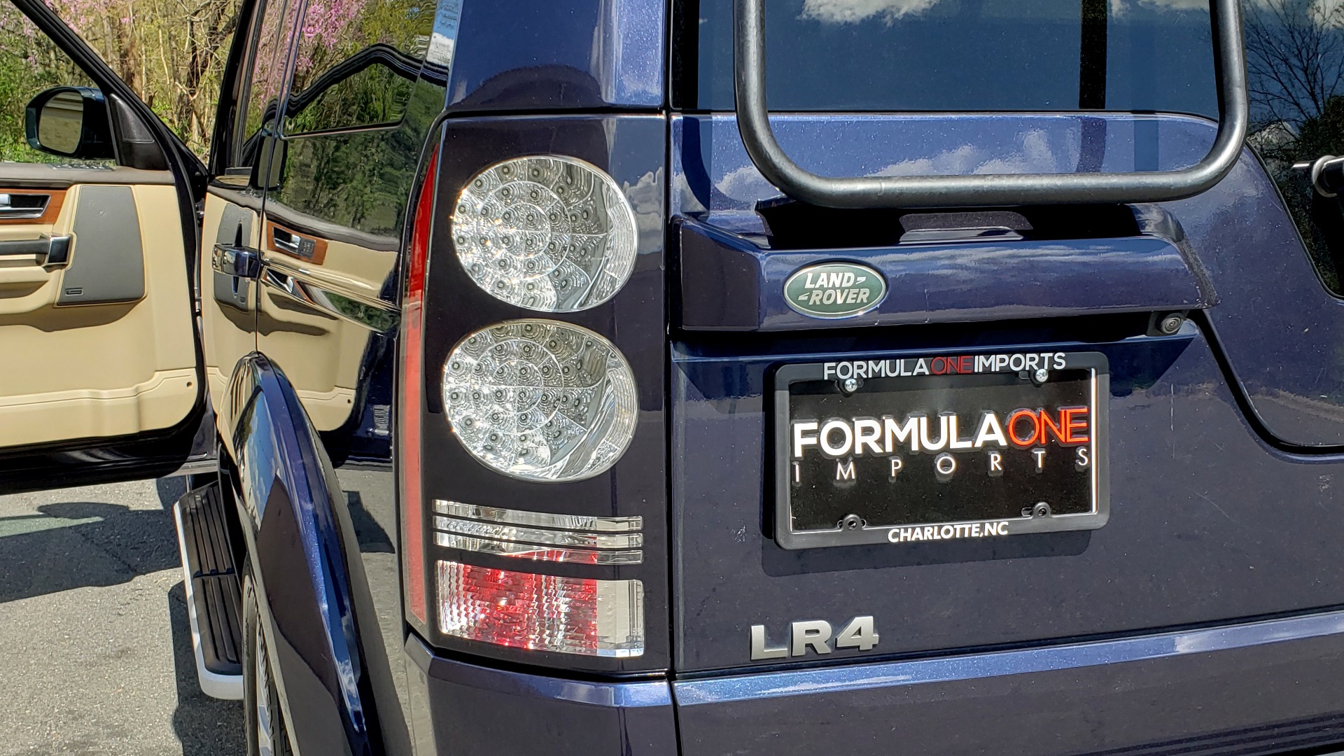Used 2016 Land Rover LR4 HSE LUX / NAV / SUNROOF / MERIDIAN / REARVIEW / 3-ROW for sale Sold at Formula Imports in Charlotte NC 28227 39