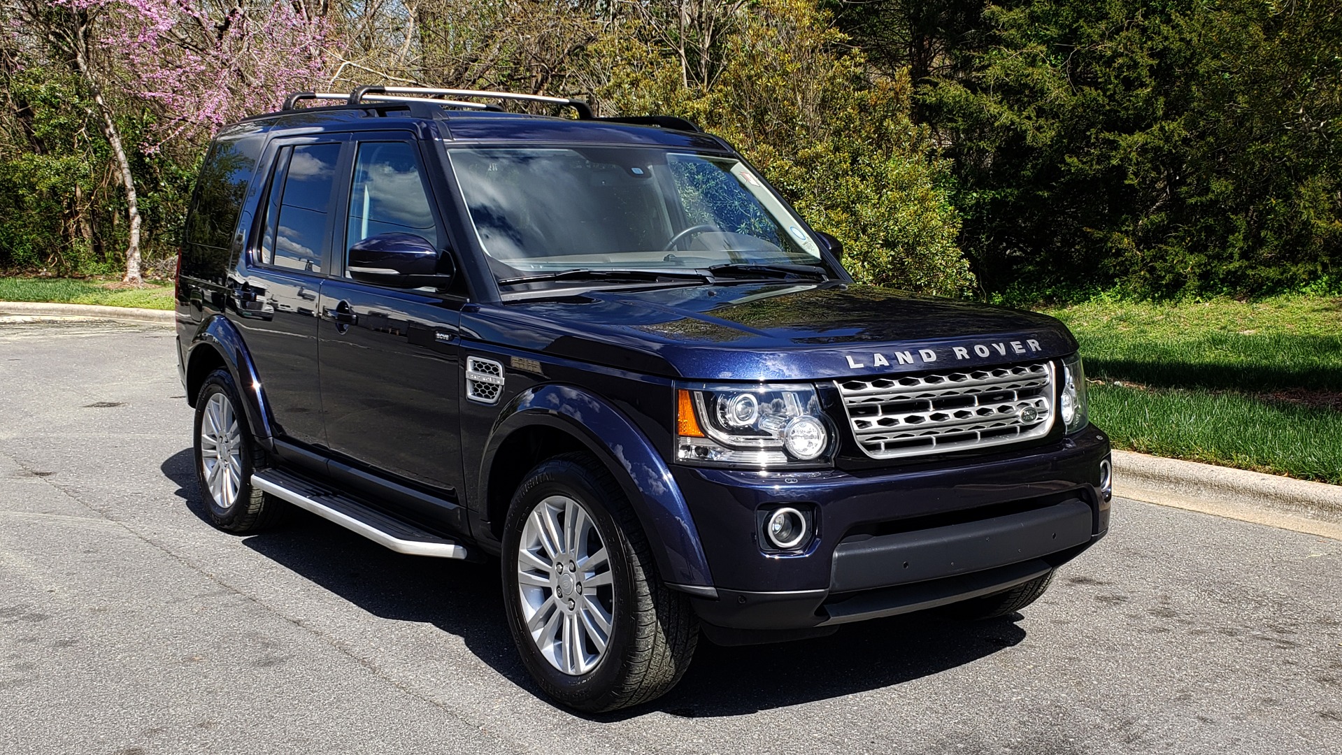 Used 2016 Land Rover LR4 HSE LUX / NAV / SUNROOF / MERIDIAN / REARVIEW / 3-ROW for sale Sold at Formula Imports in Charlotte NC 28227 4