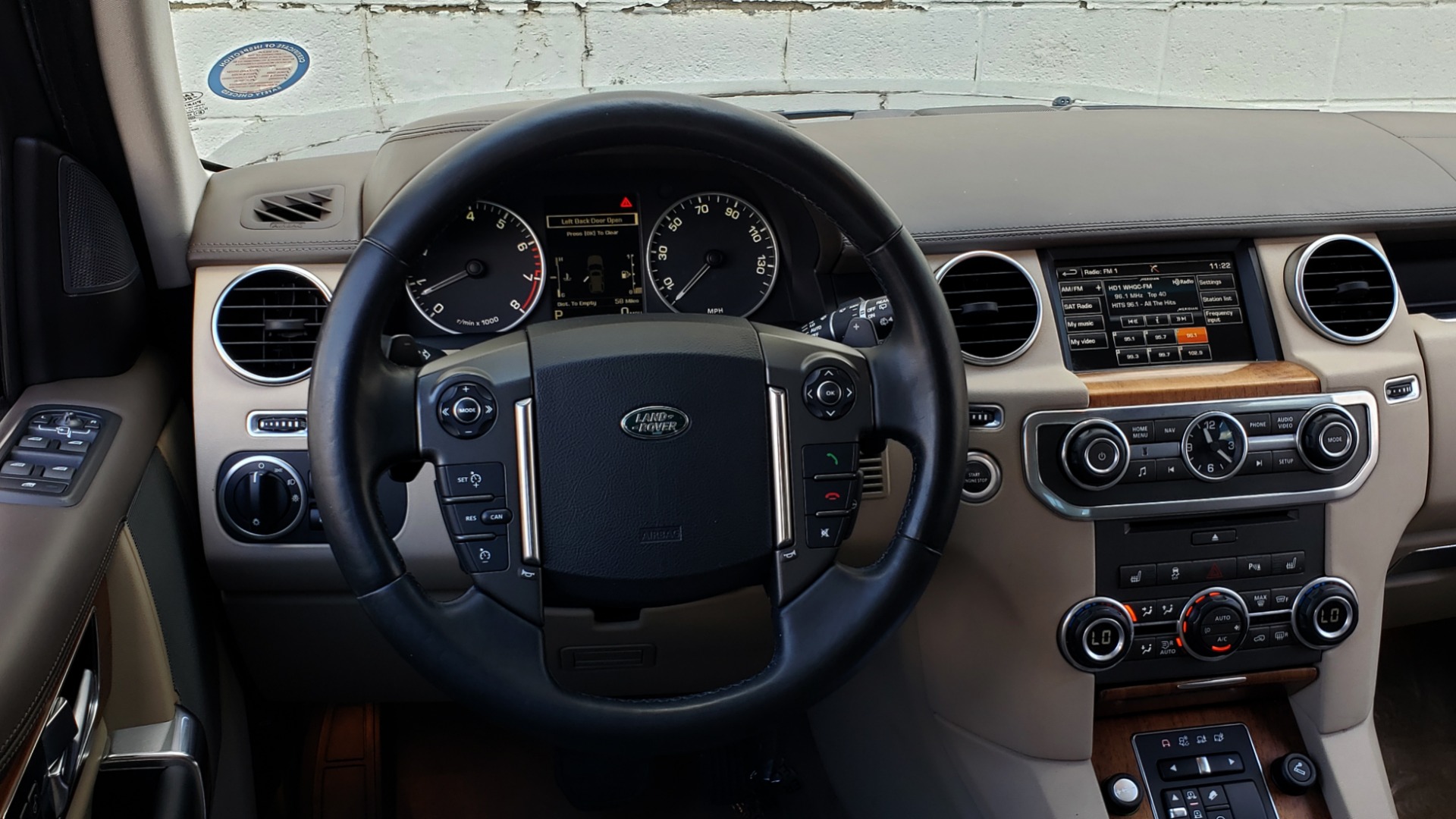 Used 2016 Land Rover LR4 HSE LUX / NAV / SUNROOF / MERIDIAN / REARVIEW / 3-ROW for sale Sold at Formula Imports in Charlotte NC 28227 50