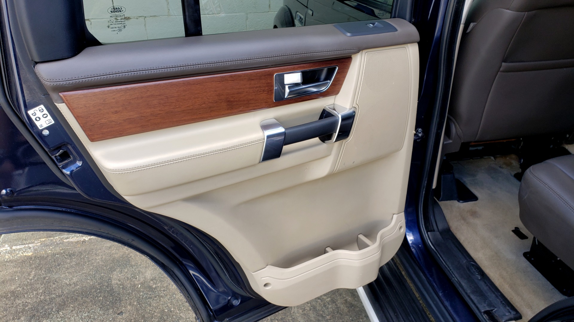 Used 2016 Land Rover LR4 HSE LUX / NAV / SUNROOF / MERIDIAN / REARVIEW / 3-ROW for sale Sold at Formula Imports in Charlotte NC 28227 71